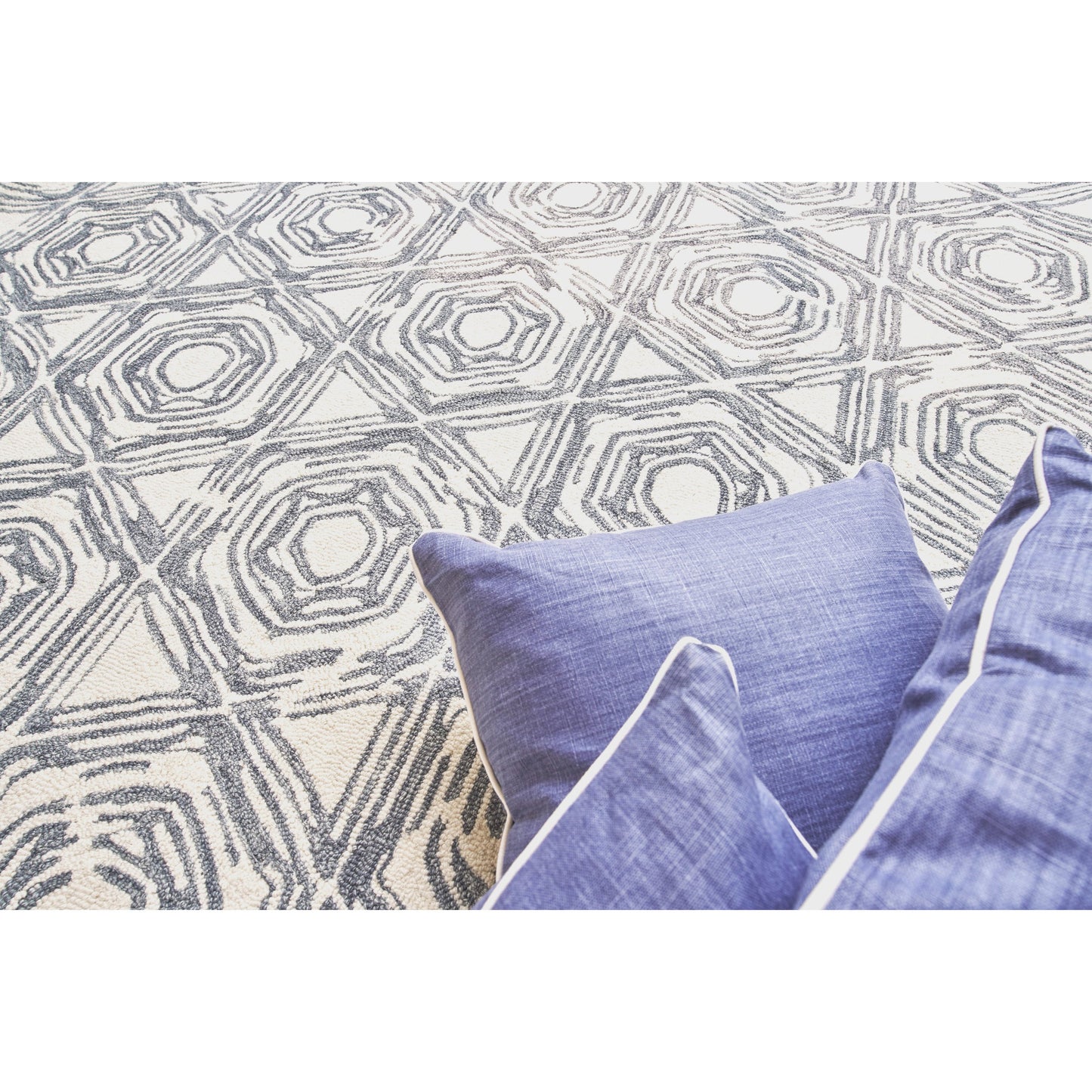 005 SI-1827468,SI-1827469,SI-1827470,SI-1827471,SI-1827472,SI-1827473 | Lifestyle | Caprice Rug - Dark Blue, Ivory by Exquisite Rugs in dark blue, ivory. Made from new zealand wool in a unique style.