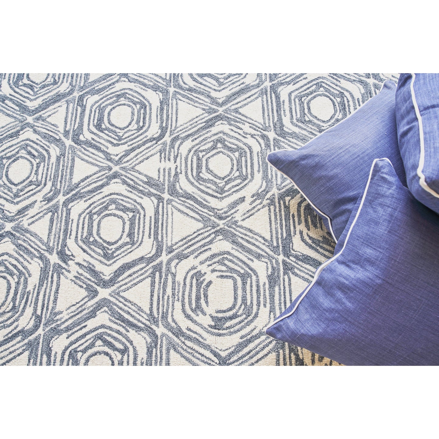 006 SI-1827468,SI-1827469,SI-1827470,SI-1827471,SI-1827472,SI-1827473 | Lifestyle | Caprice Rug - Dark Blue, Ivory by Exquisite Rugs in dark blue, ivory. Made from new zealand wool in a unique style.