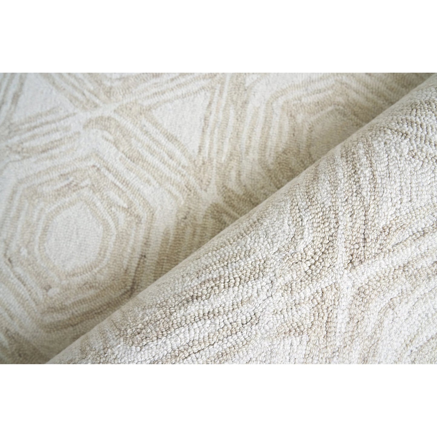 004 SI-2383805,SI-2383806 | Additional Silo | Caprice 2710 Rug by Exquisite Rugs in beige, ivory. Made from new zealand wool in a unique style.