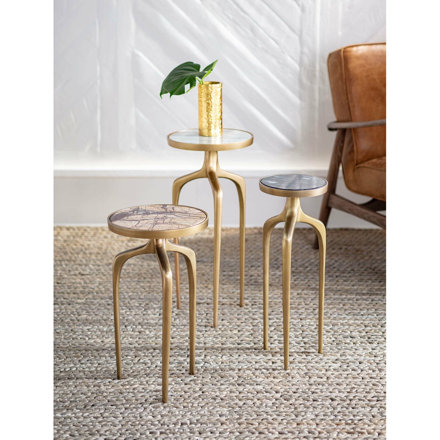 007 S-341631 | Lifestyle | Mixer Tables Set by Regina Andrew in brass and natural brass. Made from aluminum in a eclectic & global style.
