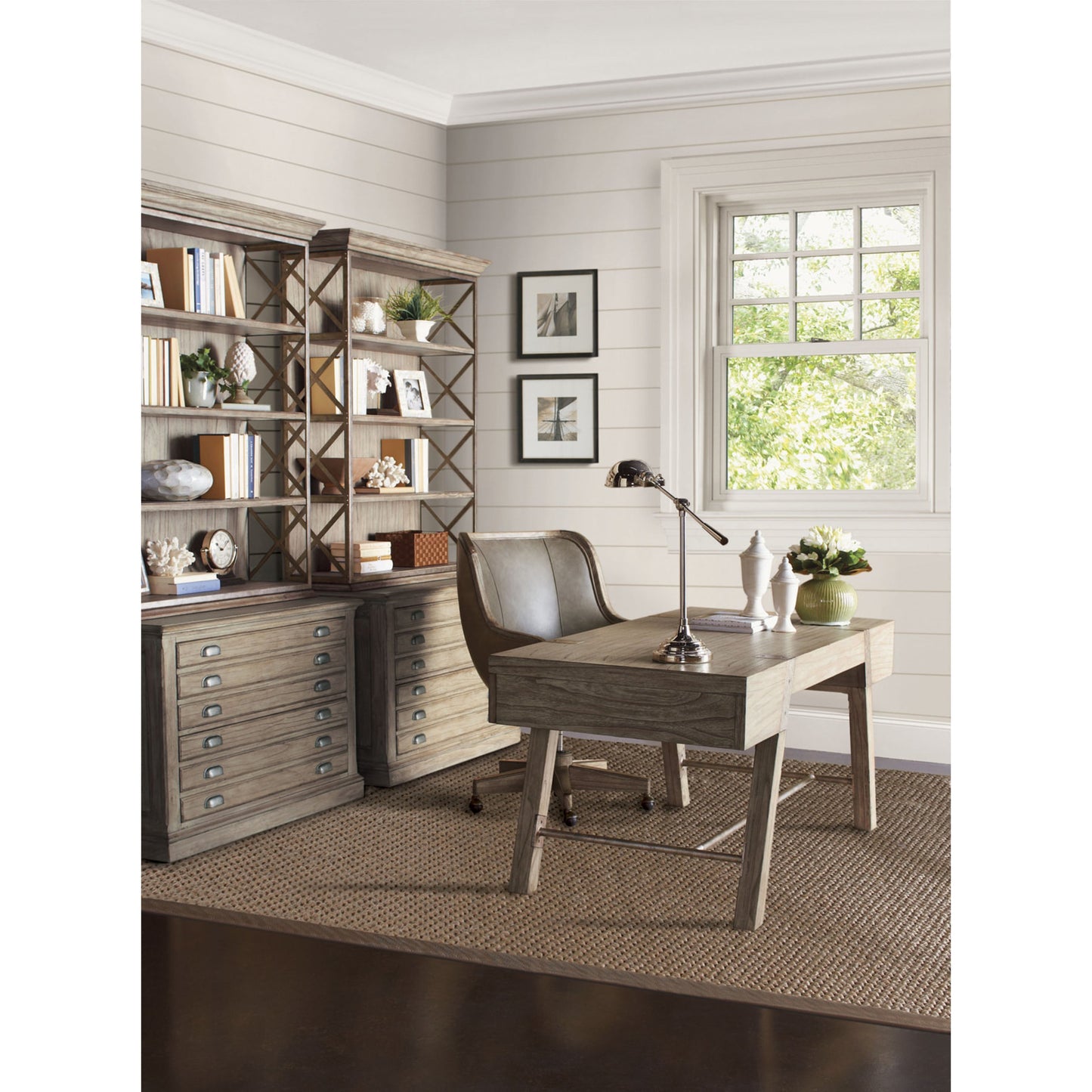 004 SR-835849 | Lifestyle | Johnson Deck by Sligh. Made from unique in a cottage & farmhouse style.