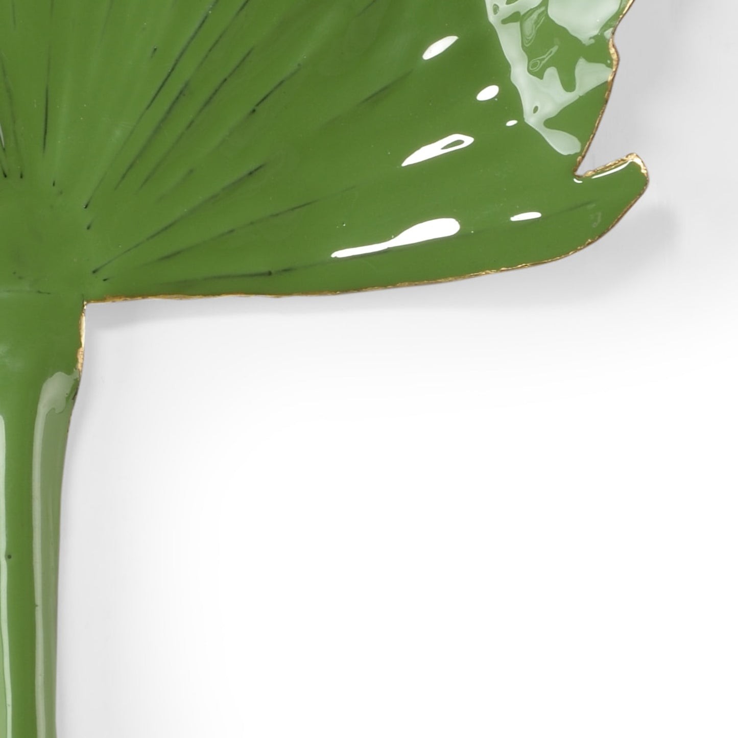 002 SR-837272 | Closeup | Split Leaf Palm by Wildwood in green enamel. Made from metal in a coastal style.