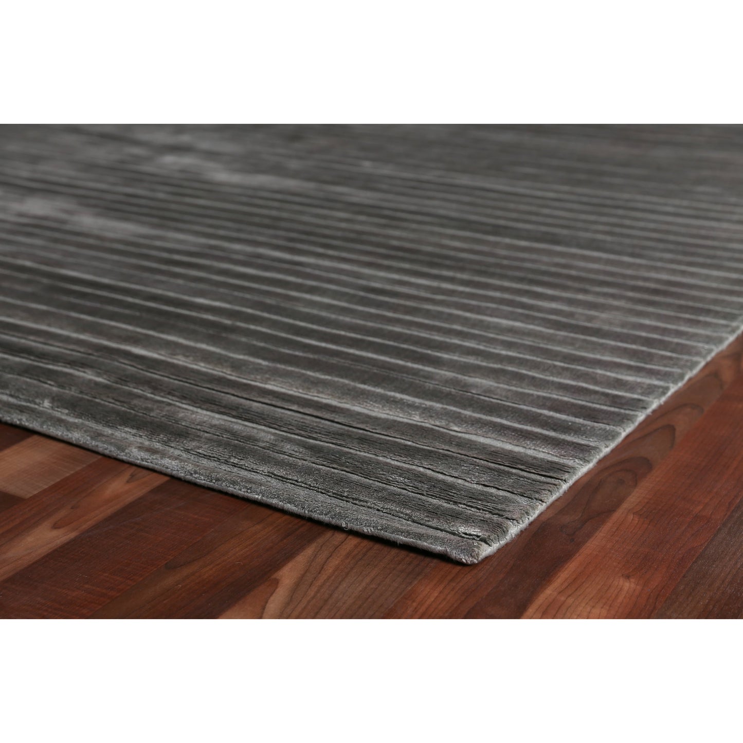 004 SI-1909555 | Closeup | High Low Rug by Exquisite Rugs in dark gray. Made from viscose in a unique style.