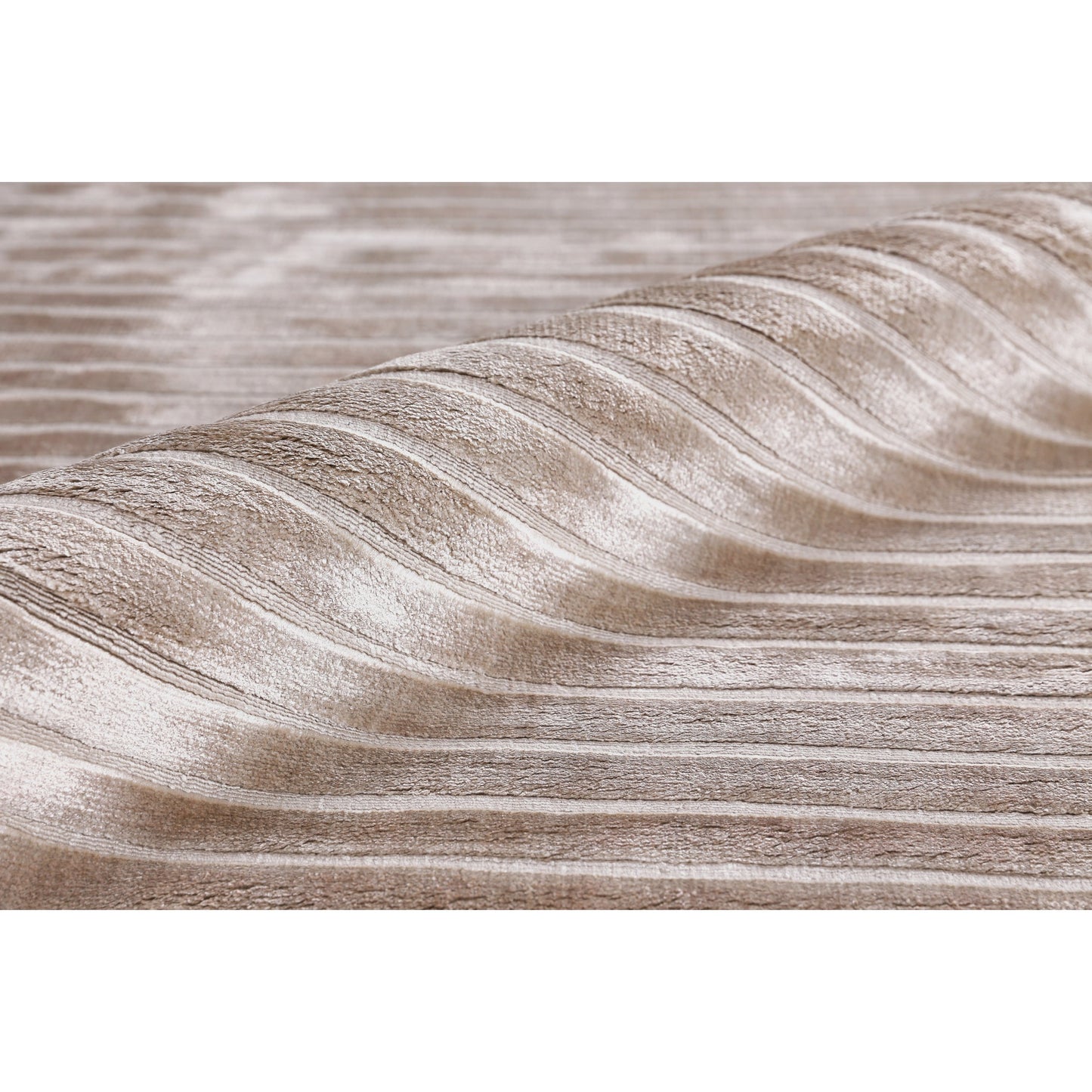 004 SI-1828418,SI-1828423,SI-2221840,SI-2293613 | Closeup | High Low 3087 Rug by Exquisite Rugs in beige. Made from viscose in a unique style.
