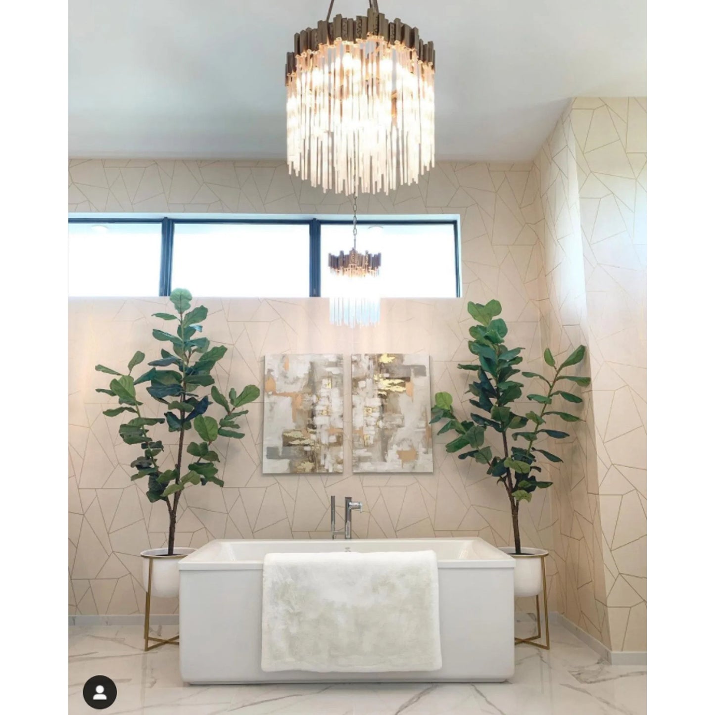 137 SR-817988 | Lifestyle | Matrix Pendant by Varaluz. Made from clear fluted glass in a transitional style.