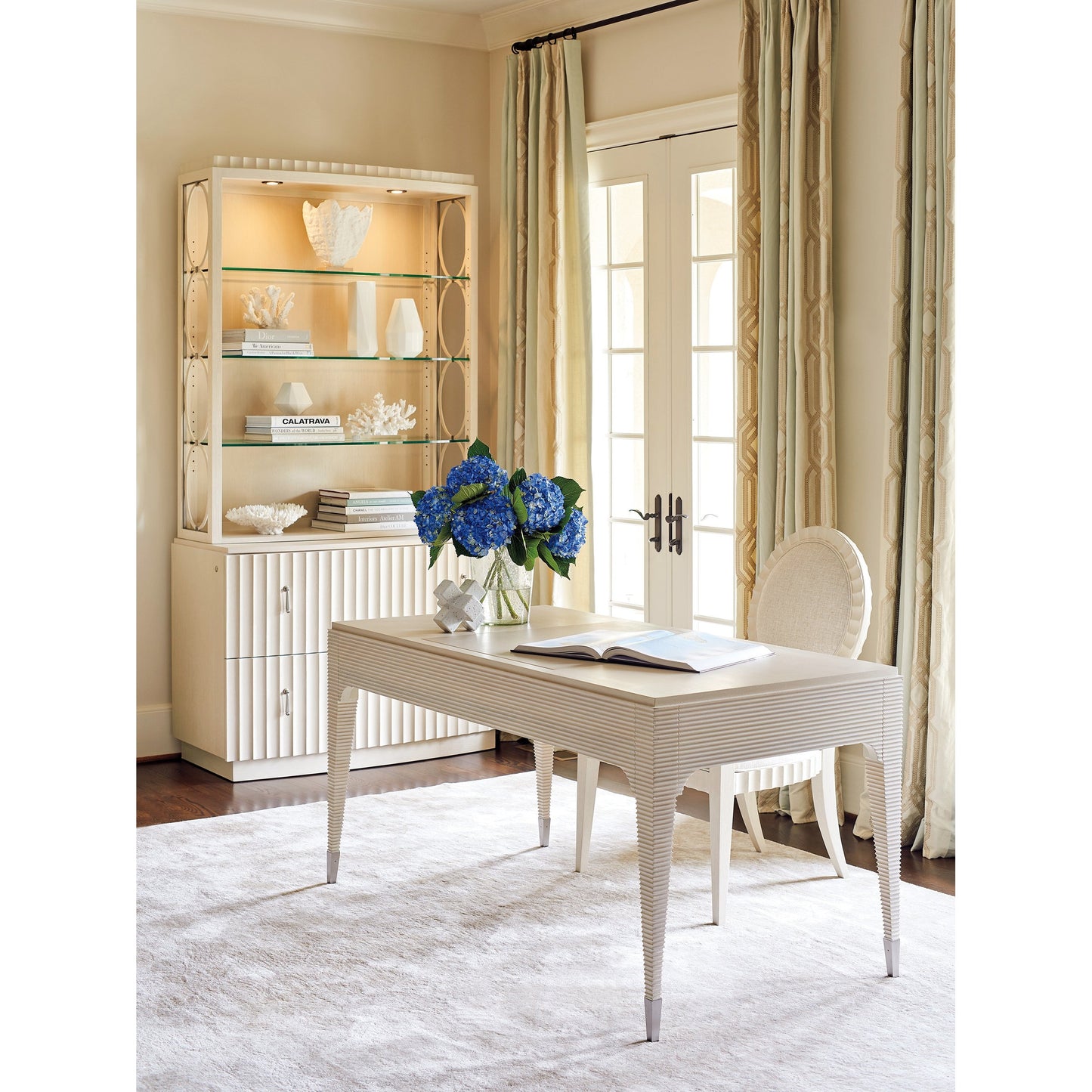 004 SI-1770841 | Lifestyle | Roslyn Writing Desk by Sligh in linen white. Made from unique in a transitional style.