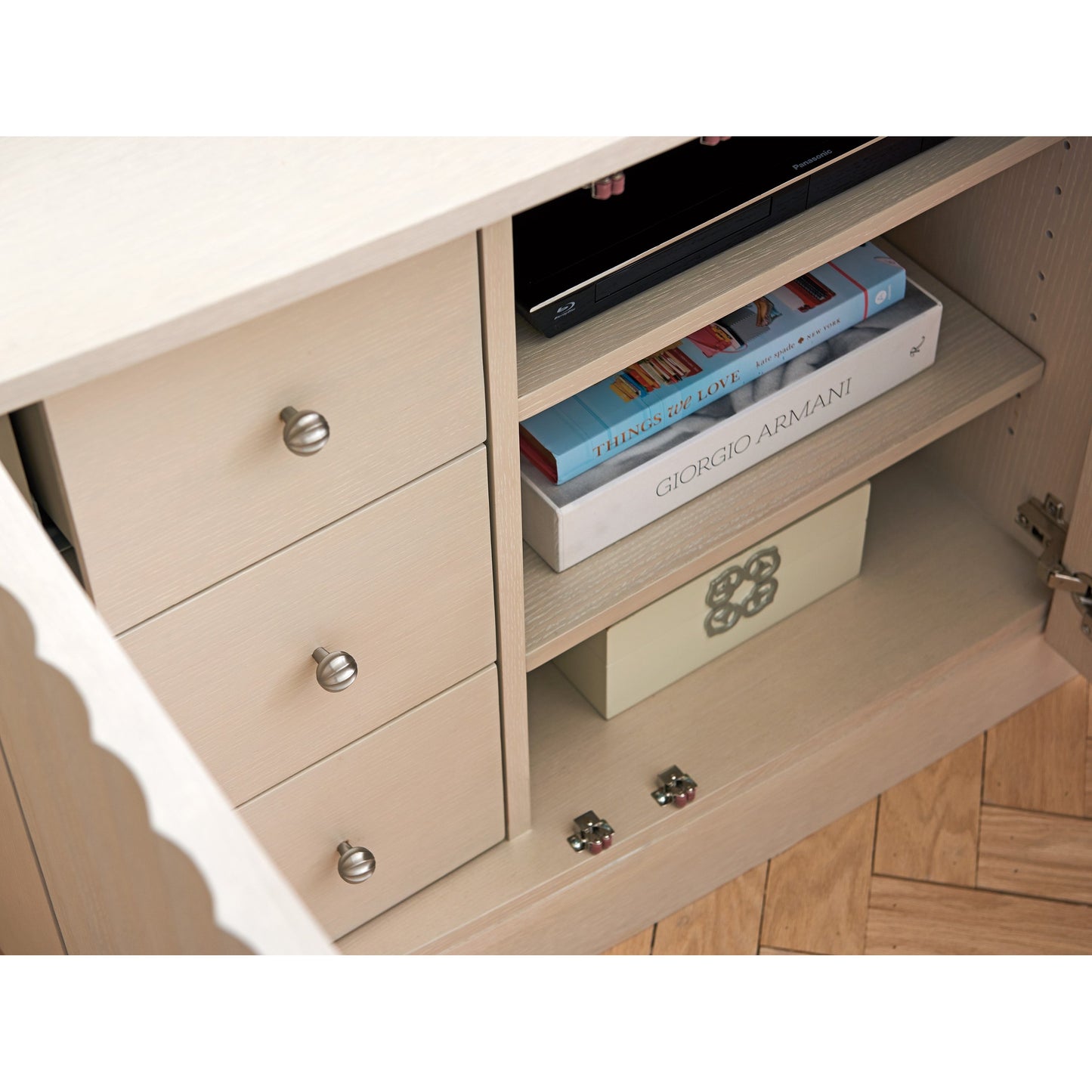 008 SI-1770827 | Lifestyle | Ellerston Media Console by Sligh in linen white. Made from unique in a transitional style.