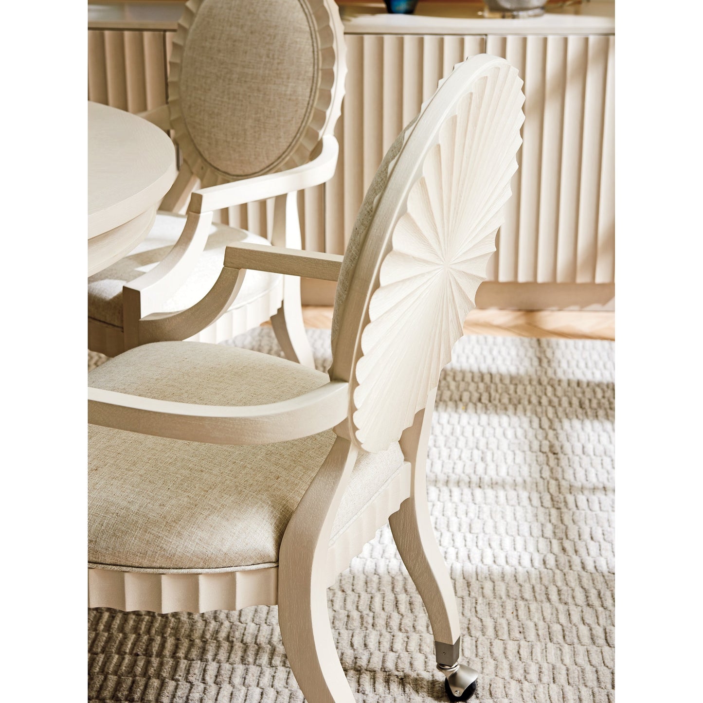 005 SI-1770838 | Lifestyle | Preston Game Chair by Sligh in linen white. Made from unique in a traditional style.