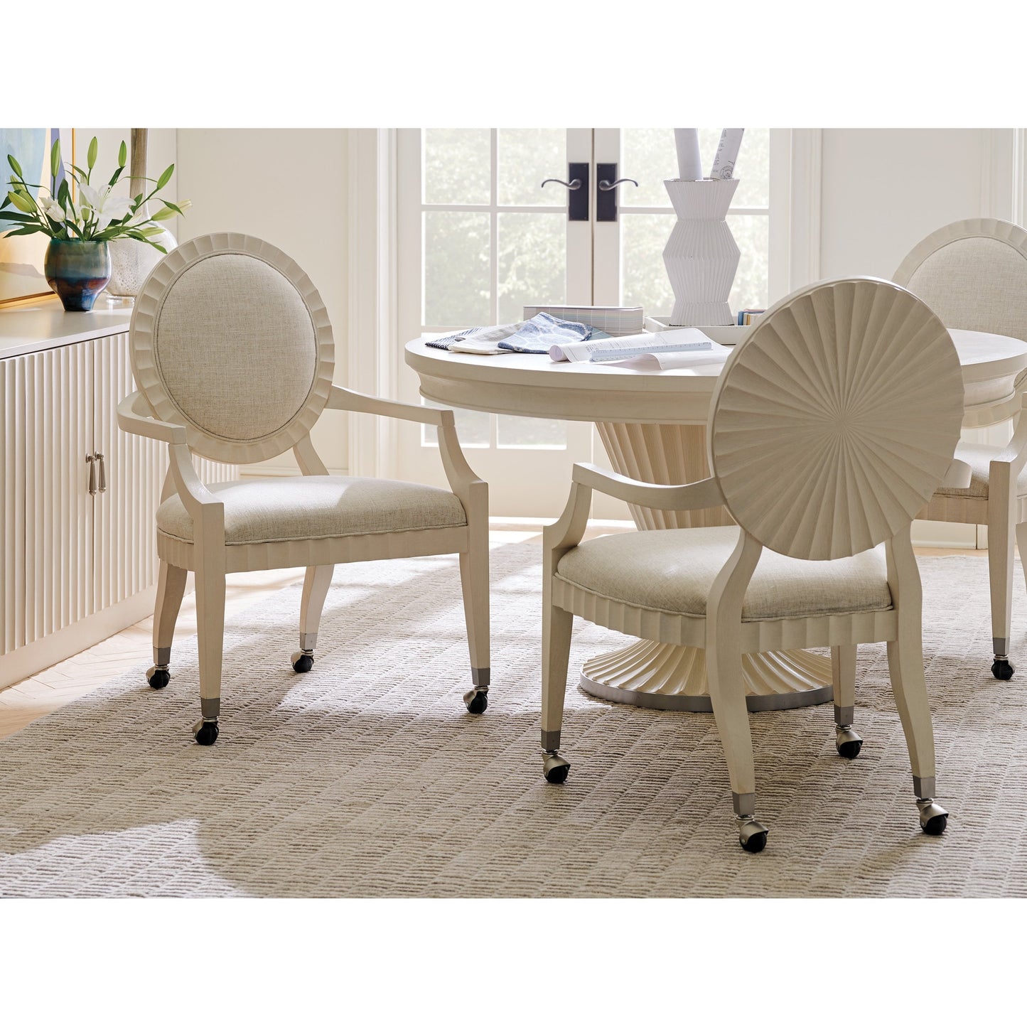 003 SI-1770838 | Lifestyle | Preston Game Chair by Sligh in linen white. Made from unique in a traditional style.