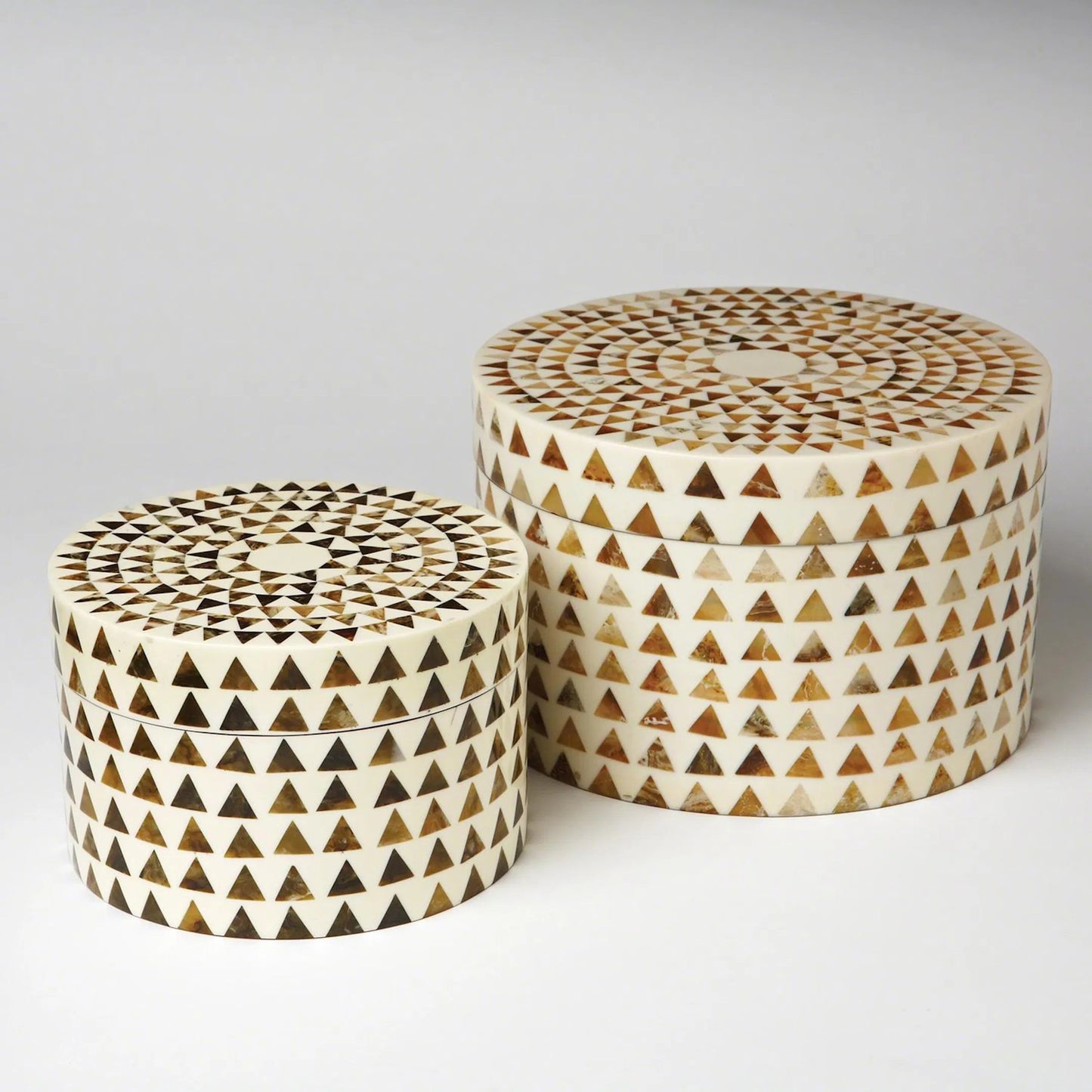 001 SR-702230,SR-702231 | Primary Silo | Triangle Round Stripe Box by Global Views. Made from mdf in a eclectic & global style.