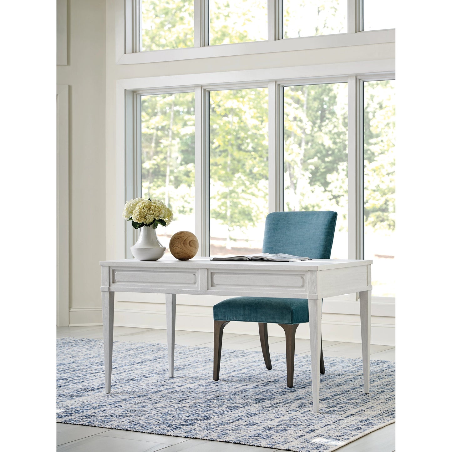 005 SI-1962790 | Lifestyle | Valencia Writing Desk by Sligh in shell white. Made from unique in a modern style.