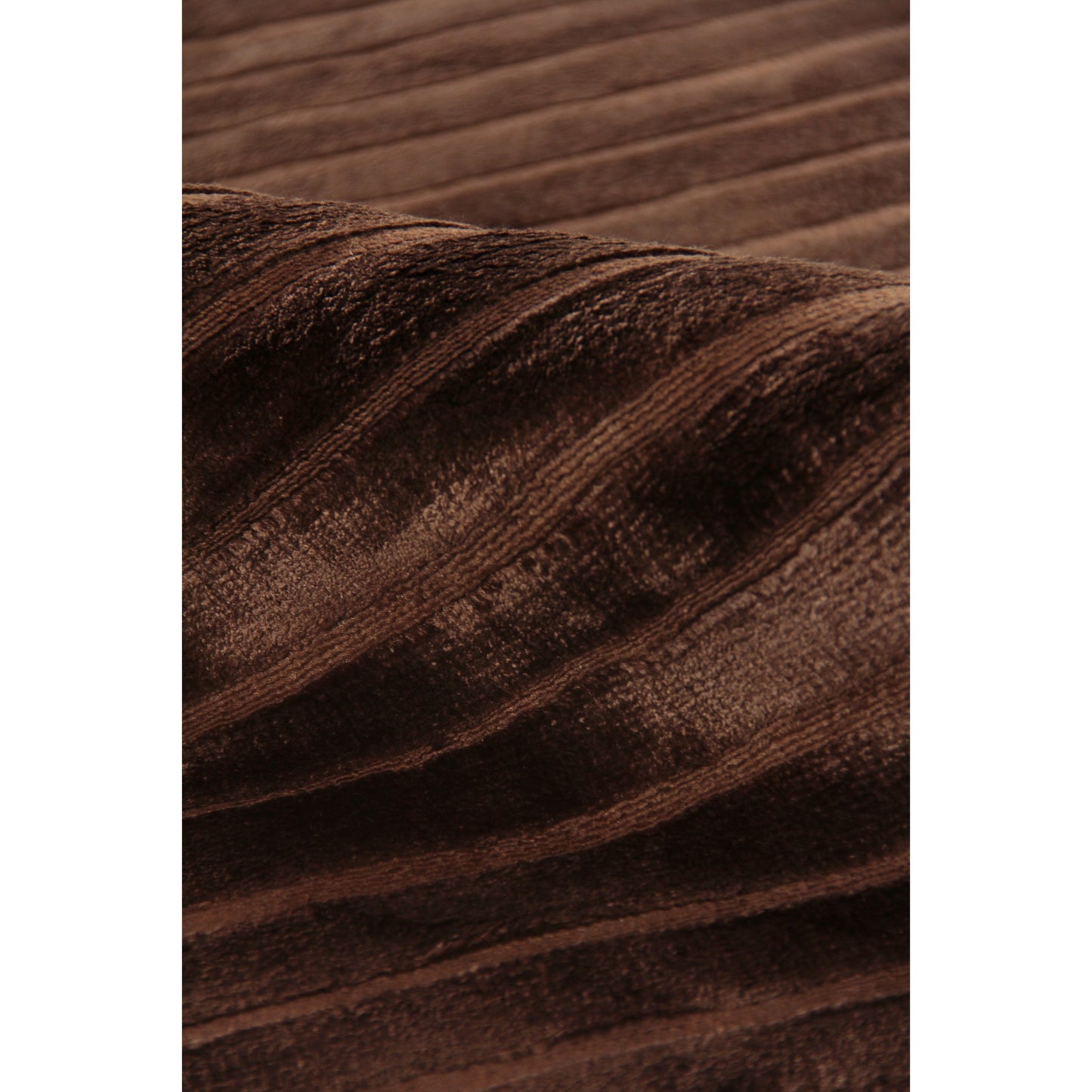 004 SI-1828424,SI-1828426,SI-1828427,SI-1828428 | Closeup | High Low Rug - Chocolate by Exquisite Rugs in chocolate. Made from viscose in a unique style.