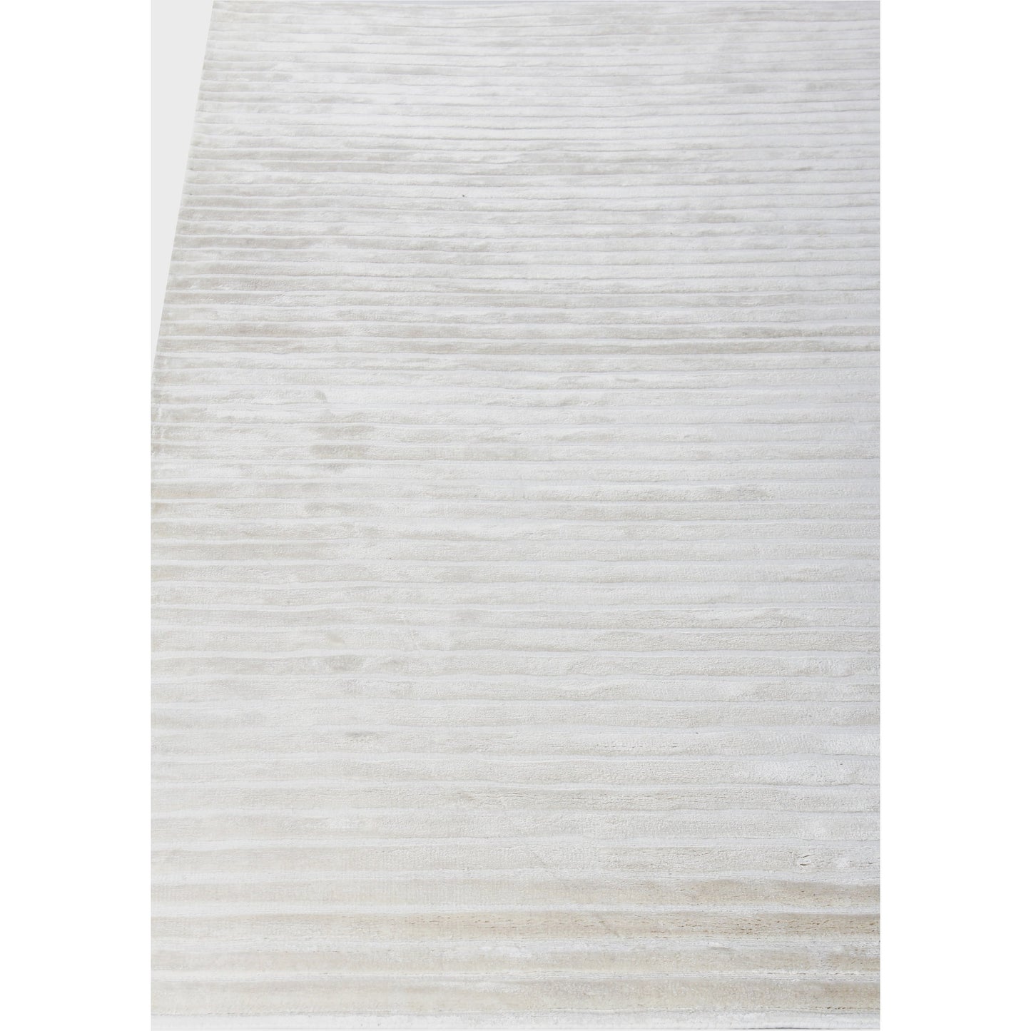 003 SI-1828430,SI-1828433,SI-1828435 | Closeup | High Low Rug - White by Exquisite Rugs in white. Made from viscose in a unique style.