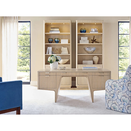 Montreux Executive Desk by Sligh. Made from unique in a transitional style.