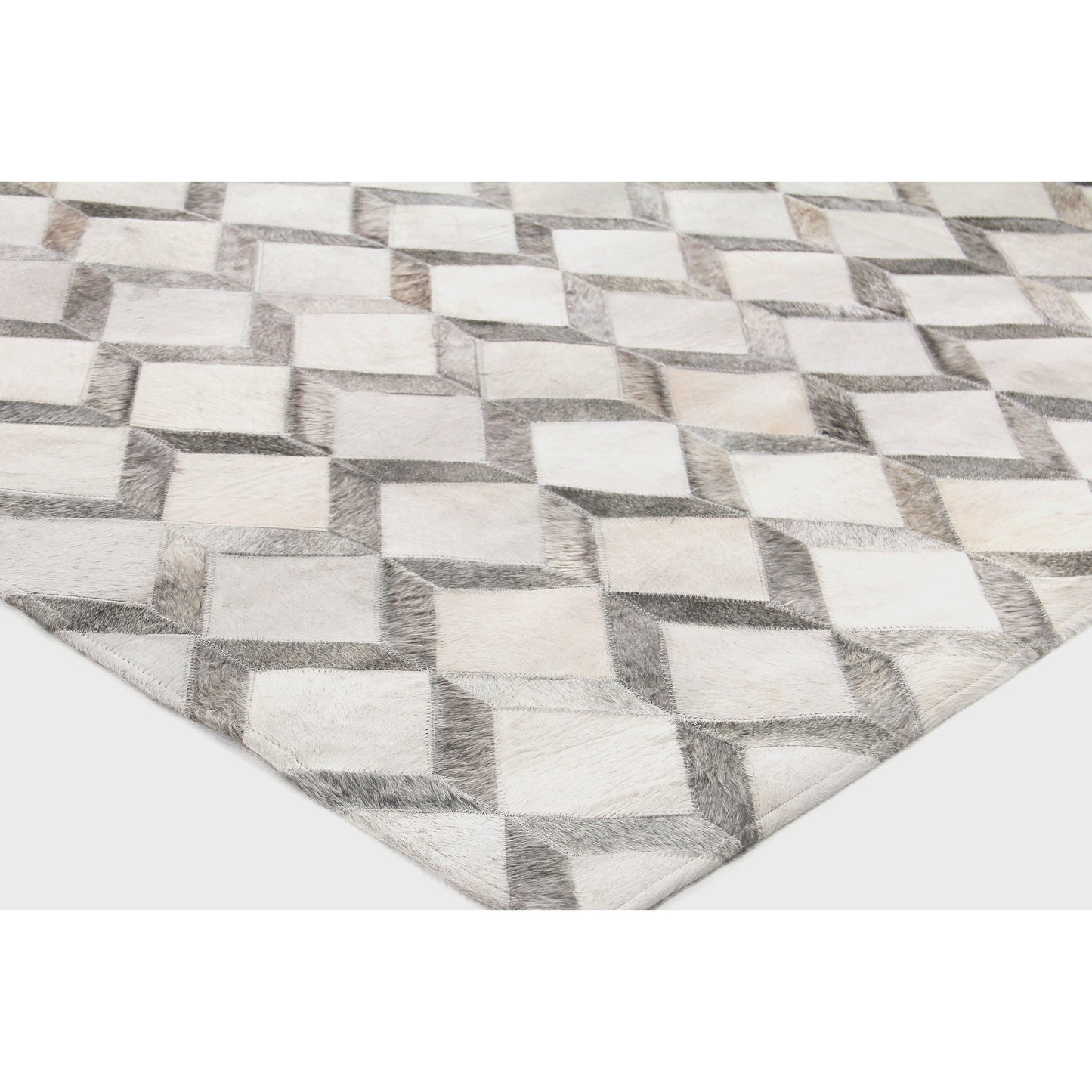 002 SI-1829175 | Closeup | Natural Hide Rug - Ivory, Silver by Exquisite Rugs in ivory, silver. Made from leather hide in a unique style.
