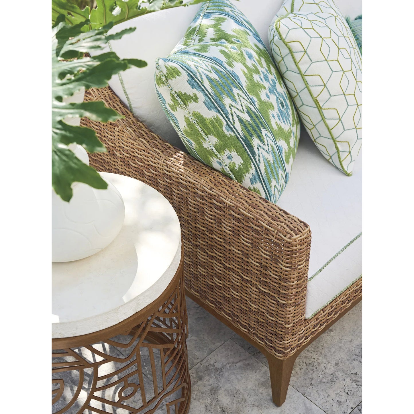 003 SI-2371227 | Closeup | Palm Desert Poolside Sofa by Tommy Bahama Outdoor in 3350 dark brown. Made from unique in a unique style.