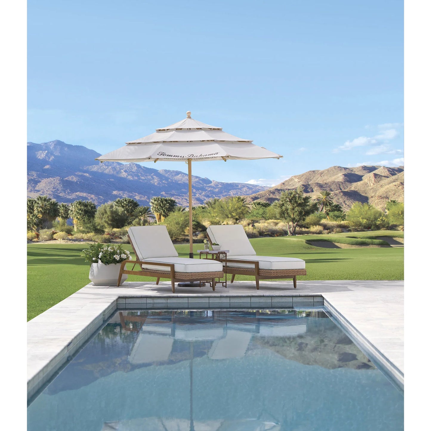 004 SI-2371230 | Lifestyle | Palm Desert Poolside Chaise by Tommy Bahama Outdoor in 3350 dark brown. Made from unique in a unique style.