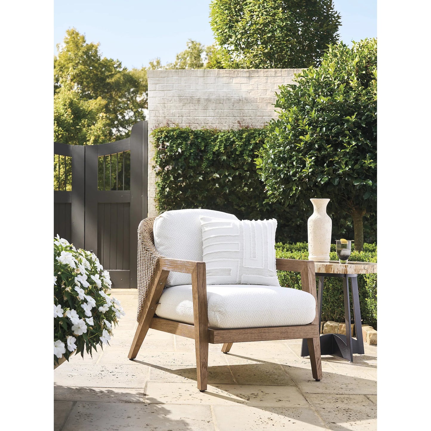 003 SI-2371231 | Lifestyle | Lounge Chair by Tommy Bahama Outdoor. Made from unique in a unique style.