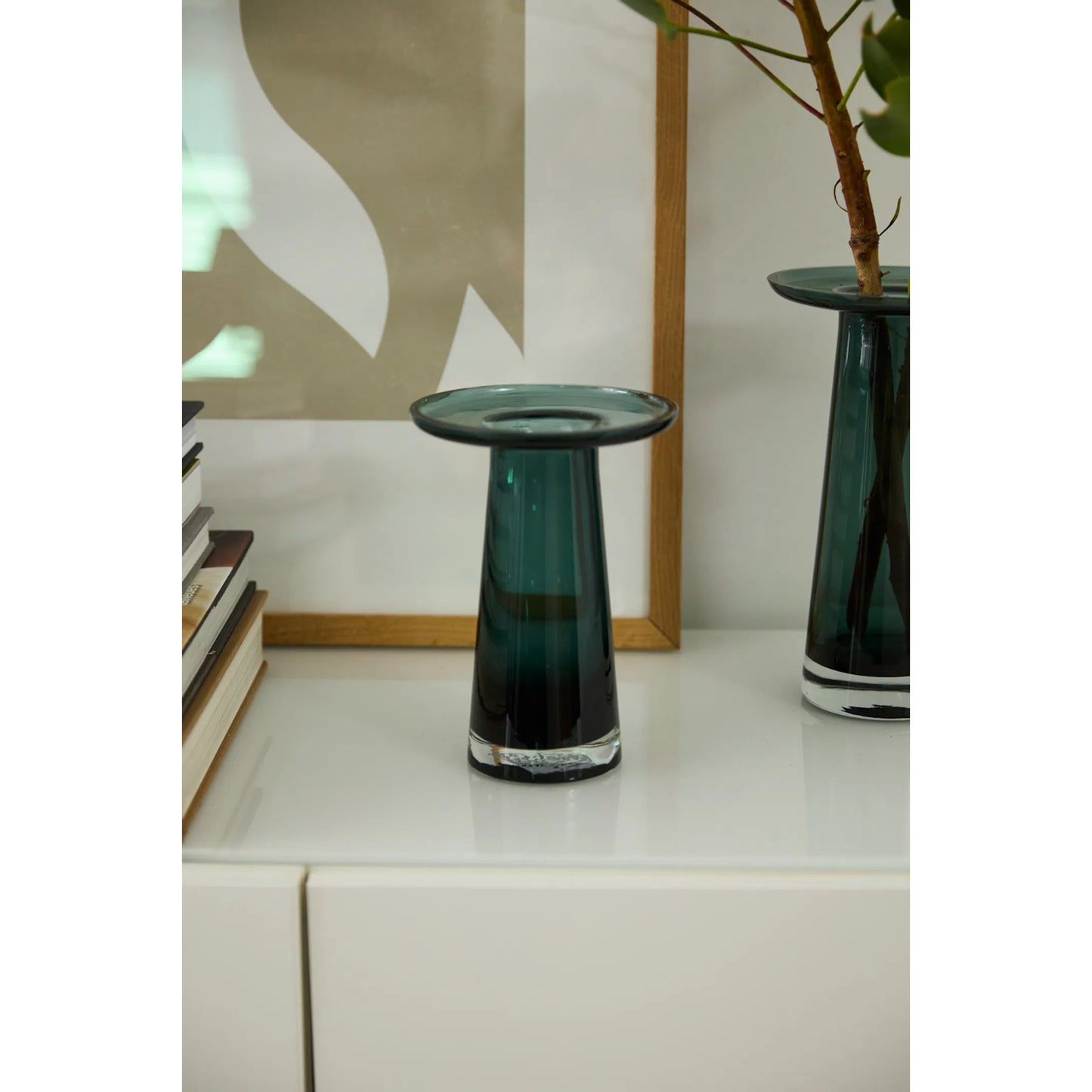 003 SI-2255534 | Lifestyle | Overlook Vase by Accent Decor in dark-green. Made from glass in a modern style.