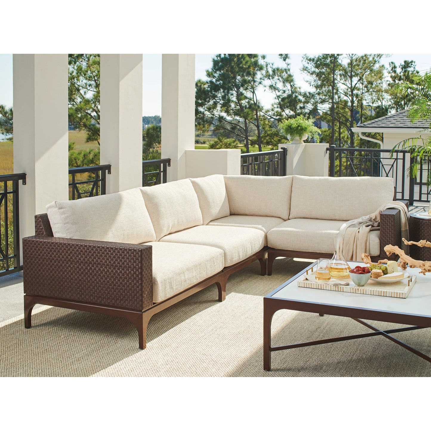 004 SI-1962924 | Lifestyle | Abaco Sectional by Tommy Bahama Outdoor in english walnut. Made from unique in a transitional style.