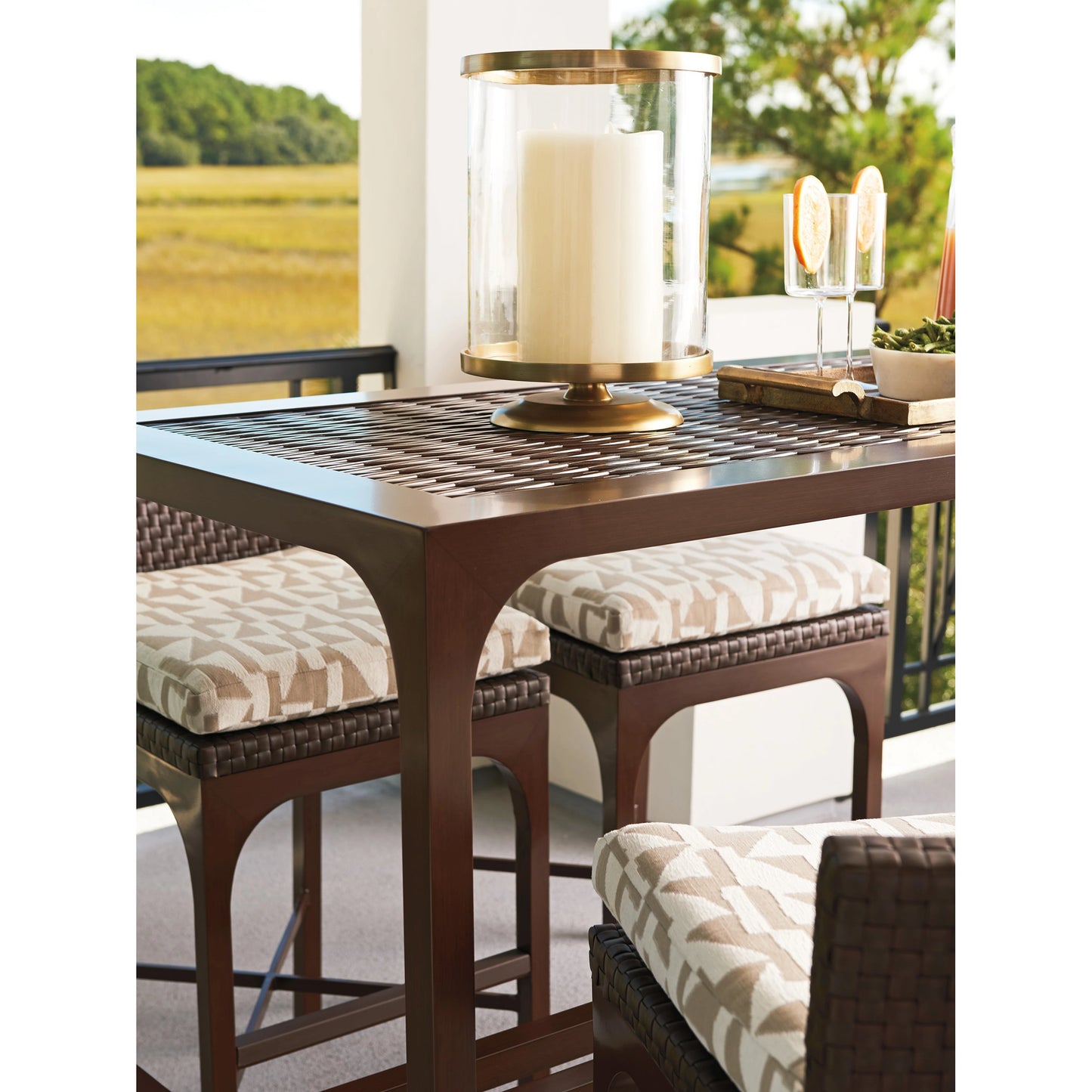 004 SI-1962927 | Lifestyle | Abaco High/Low Bistro Table by Tommy Bahama Outdoor in english walnut. Made from unique in a transitional style.