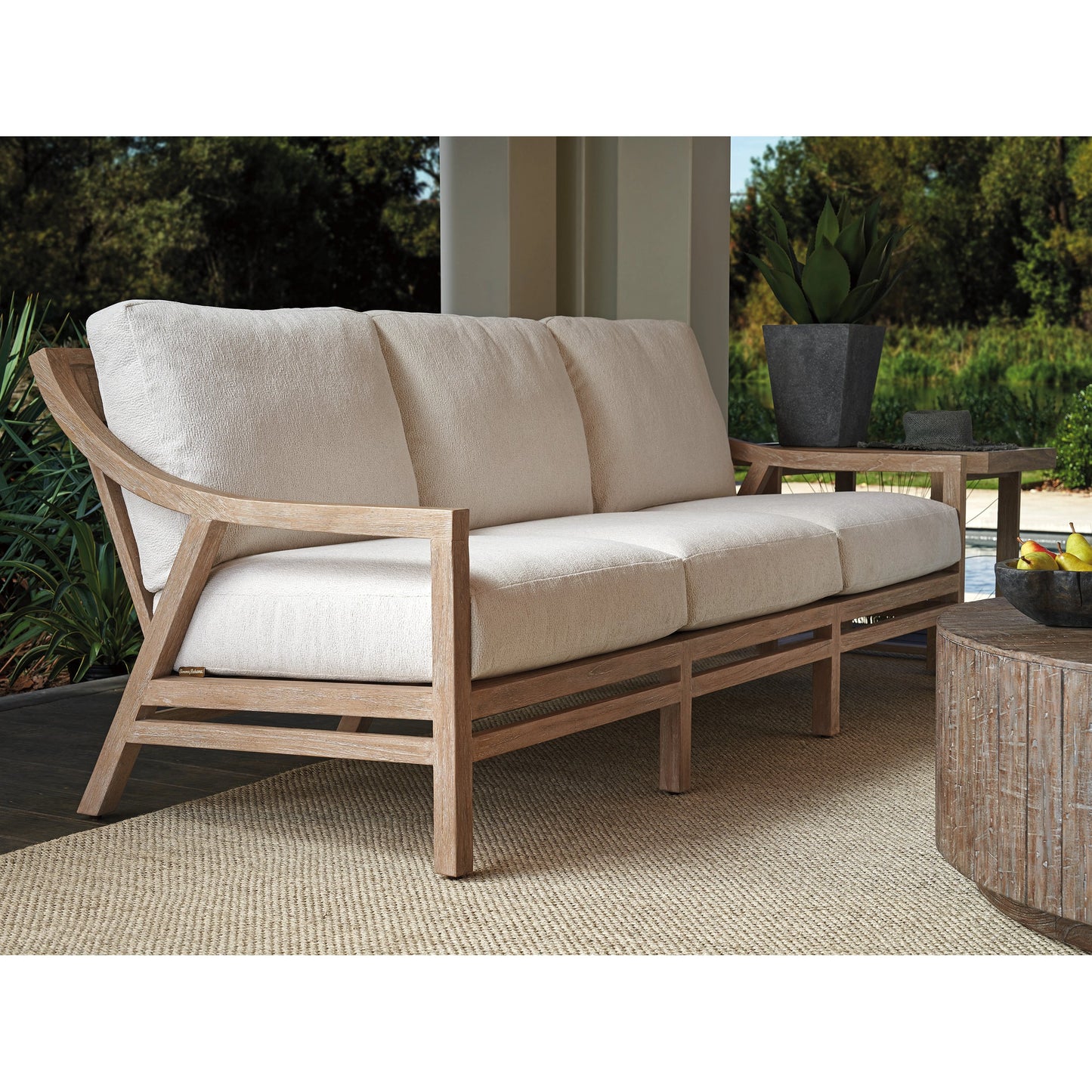 003 SI-2013298 | Lifestyle | Stillwater Cove Sofa by Tommy Bahama Outdoor in light taupe, ivory cerusing. Made from unique in a modern style.