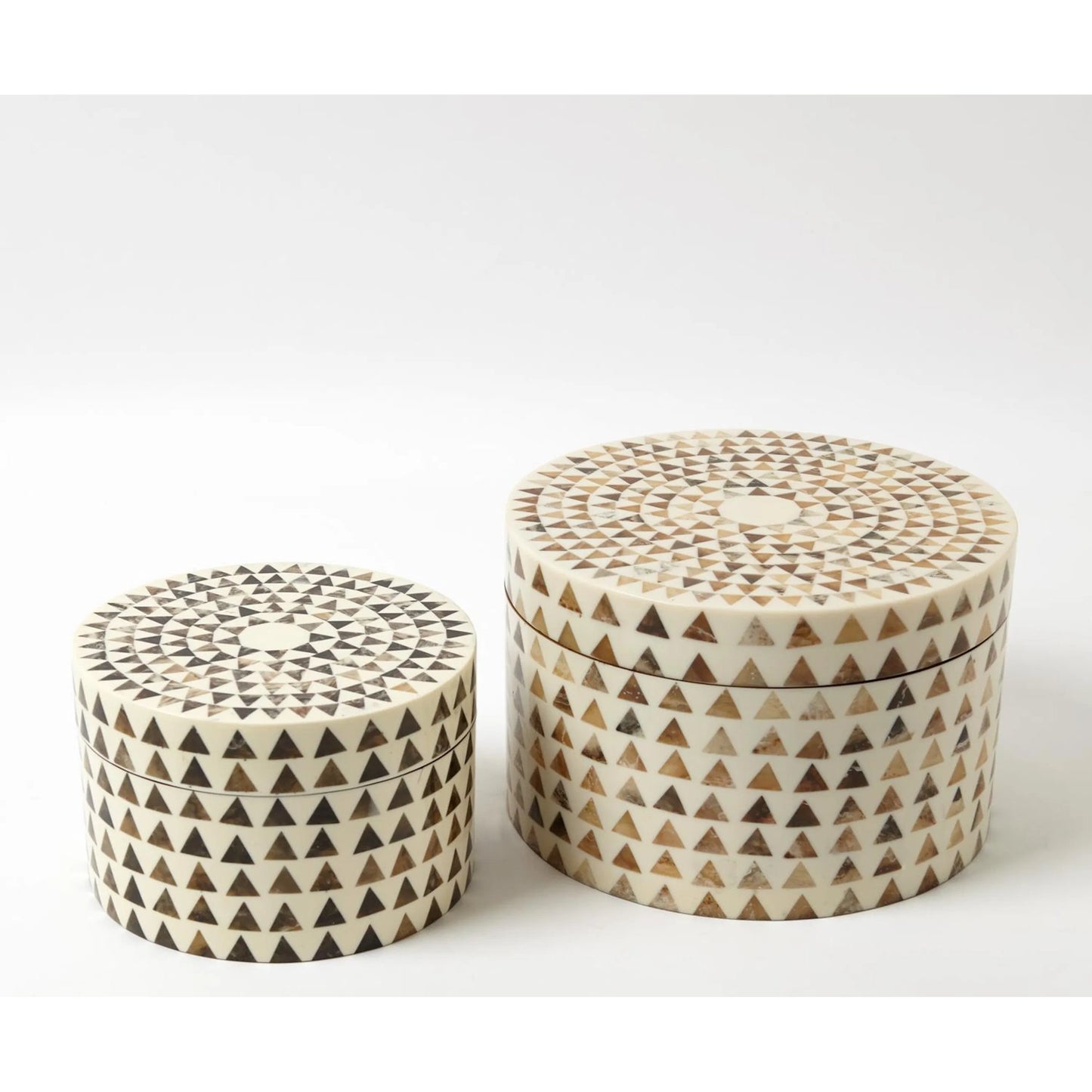 008 SR-702230,SR-702231 | Unknown | Triangle Round Stripe Box by Global Views. Made from mdf in a eclectic & global style.