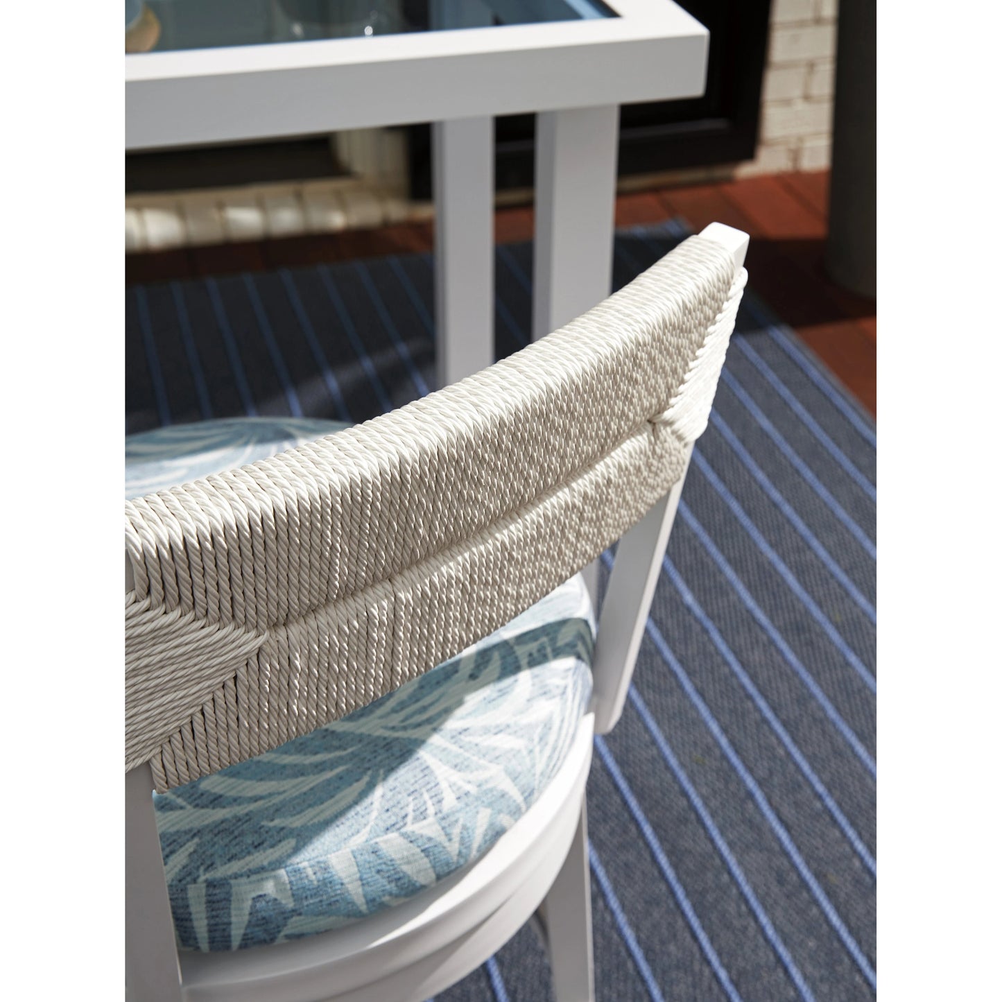 003 SI-2013319 | Additional Silo | Ocean Breeze Promenade Swivel Counter Stool by Tommy Bahama Outdoor in pearl white. Made from unique in a coastal style.