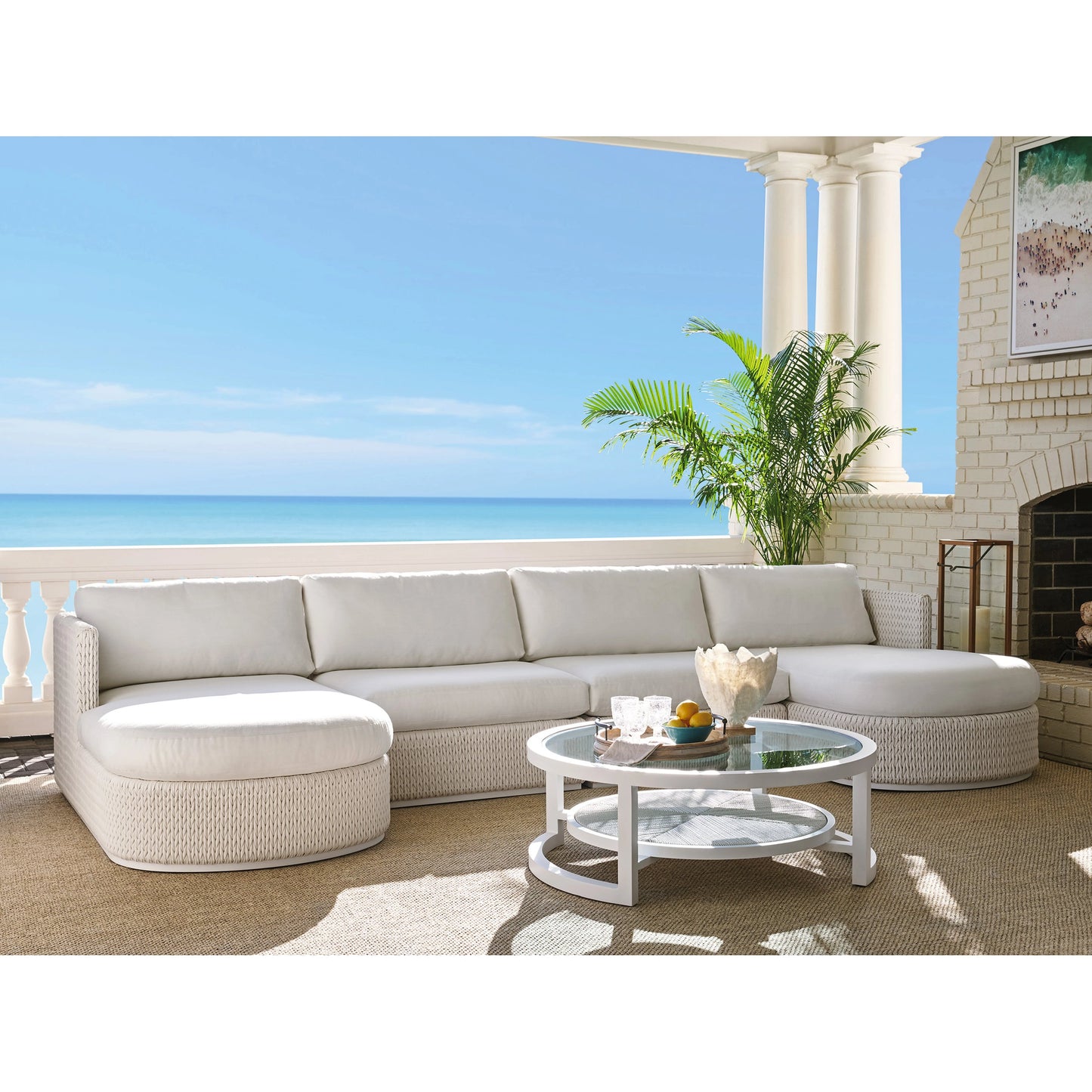008 SI-2013331 | Lifestyle | Ocean Breeze Promenade Round Cocktail Table by Tommy Bahama Outdoor in white. Made from unique in a coastal style.