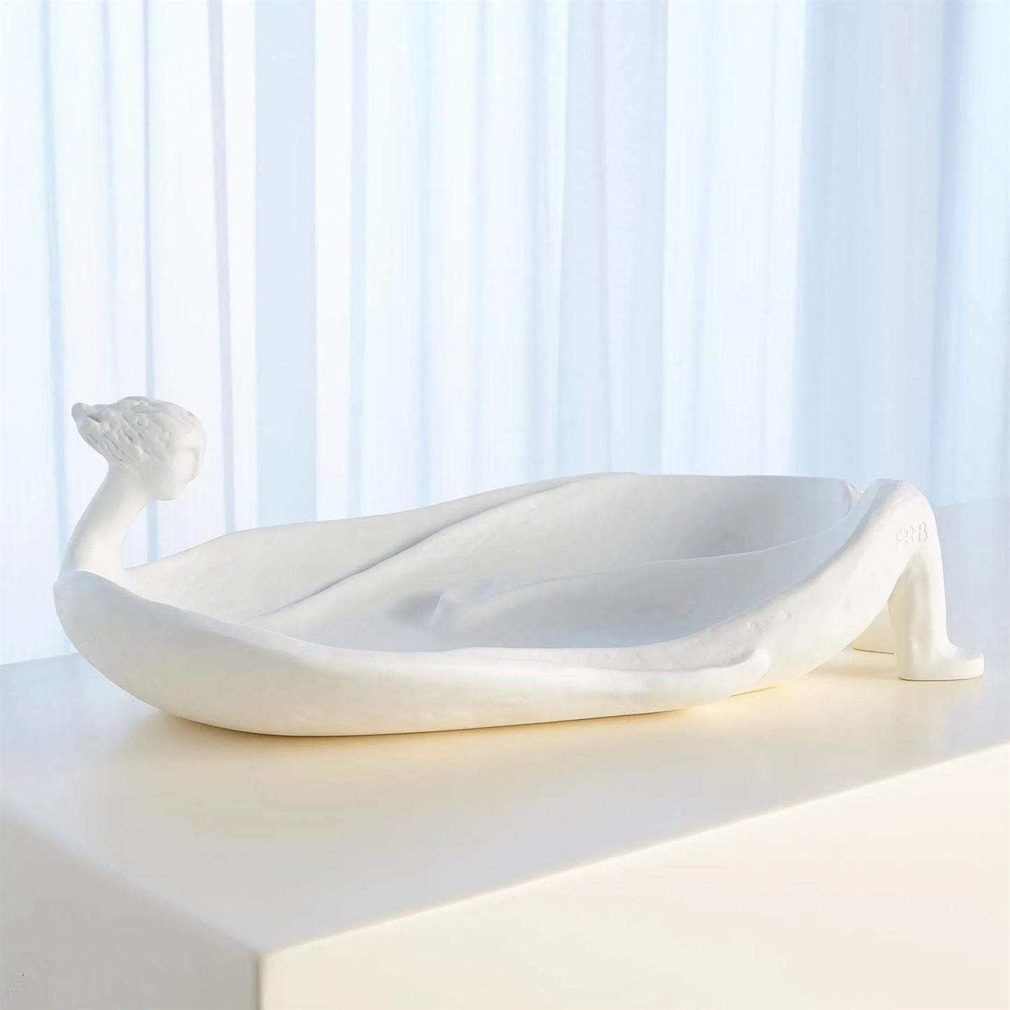 003 SR-701502 | Lifestyle | La Femme Baignoire by Global Views. Made from stone composite in a eclectic & global style.