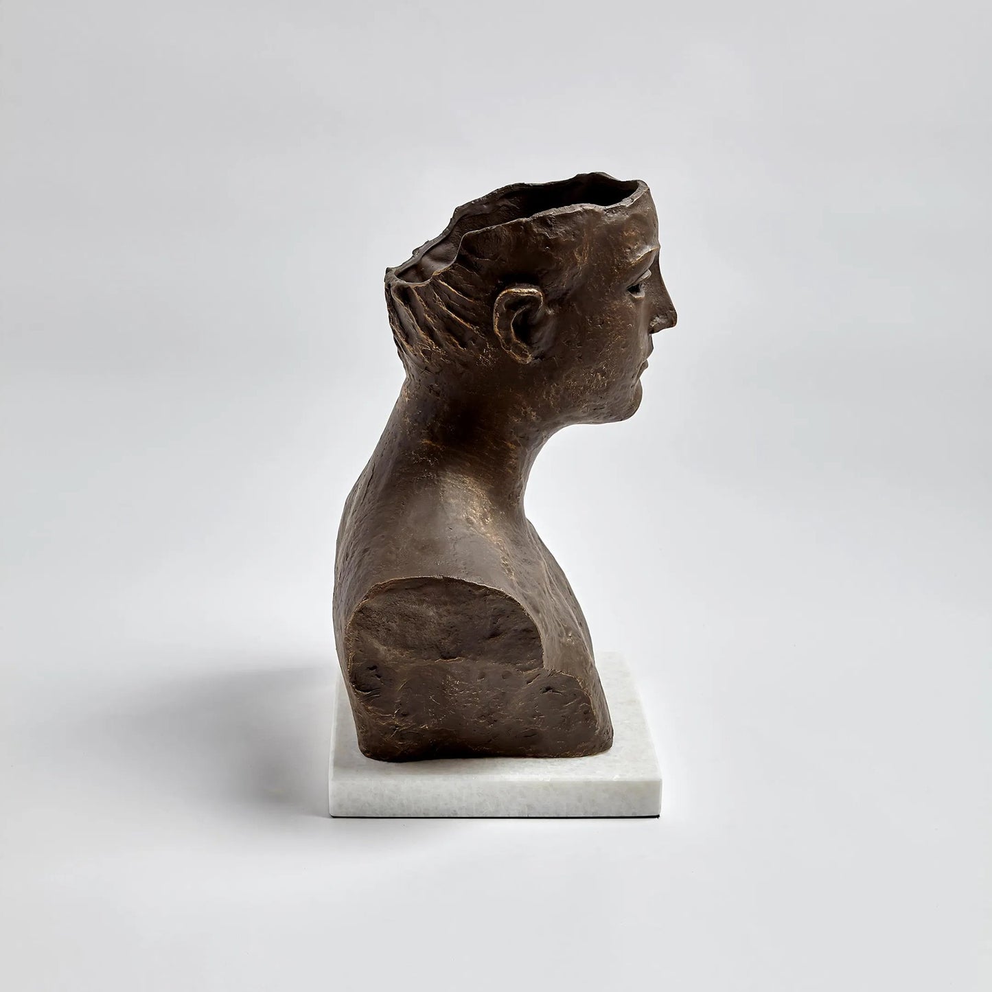 005 SR-701400 | Additional Silo | Head Sculpture by Global Views. Made from iron, white marble in a eclectic & global style.