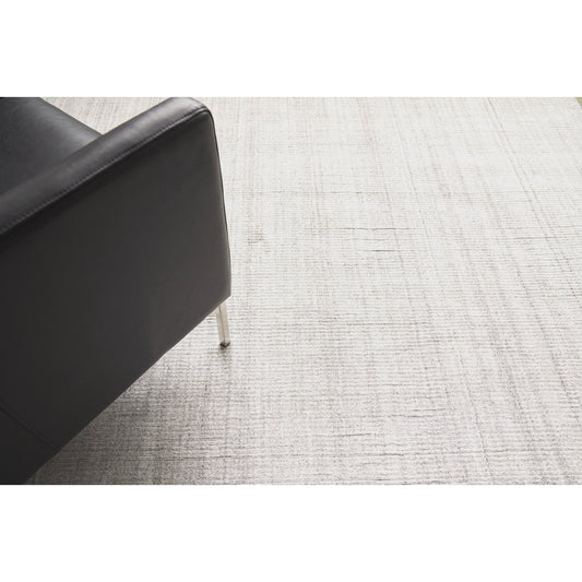 Robin Rug - Silver by Exquisite Rugs in silver. Made from bamboo silk, wool in a unique style.