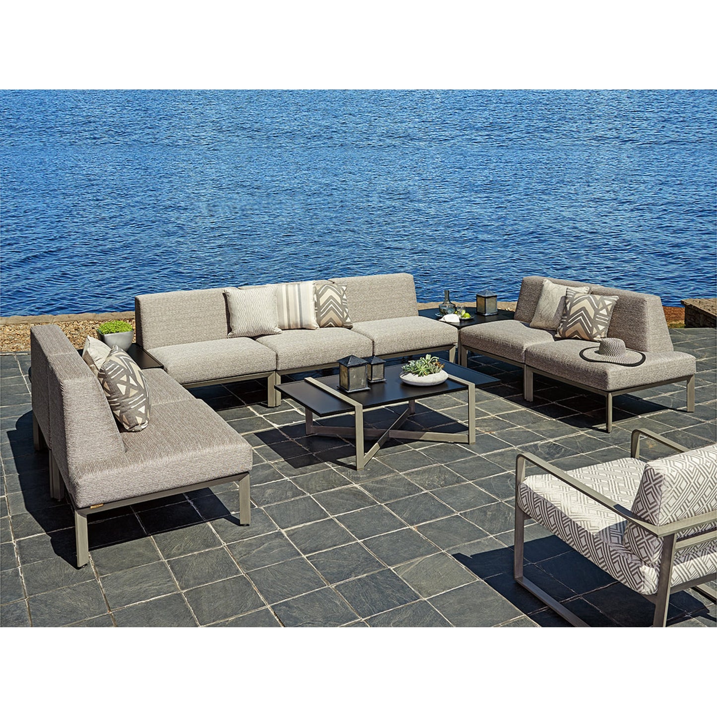 003 SR-836771 | Additional Silo | Del Mar Sectional Corner Table by Tommy Bahama Outdoor in black. Made from unique in a modern style.