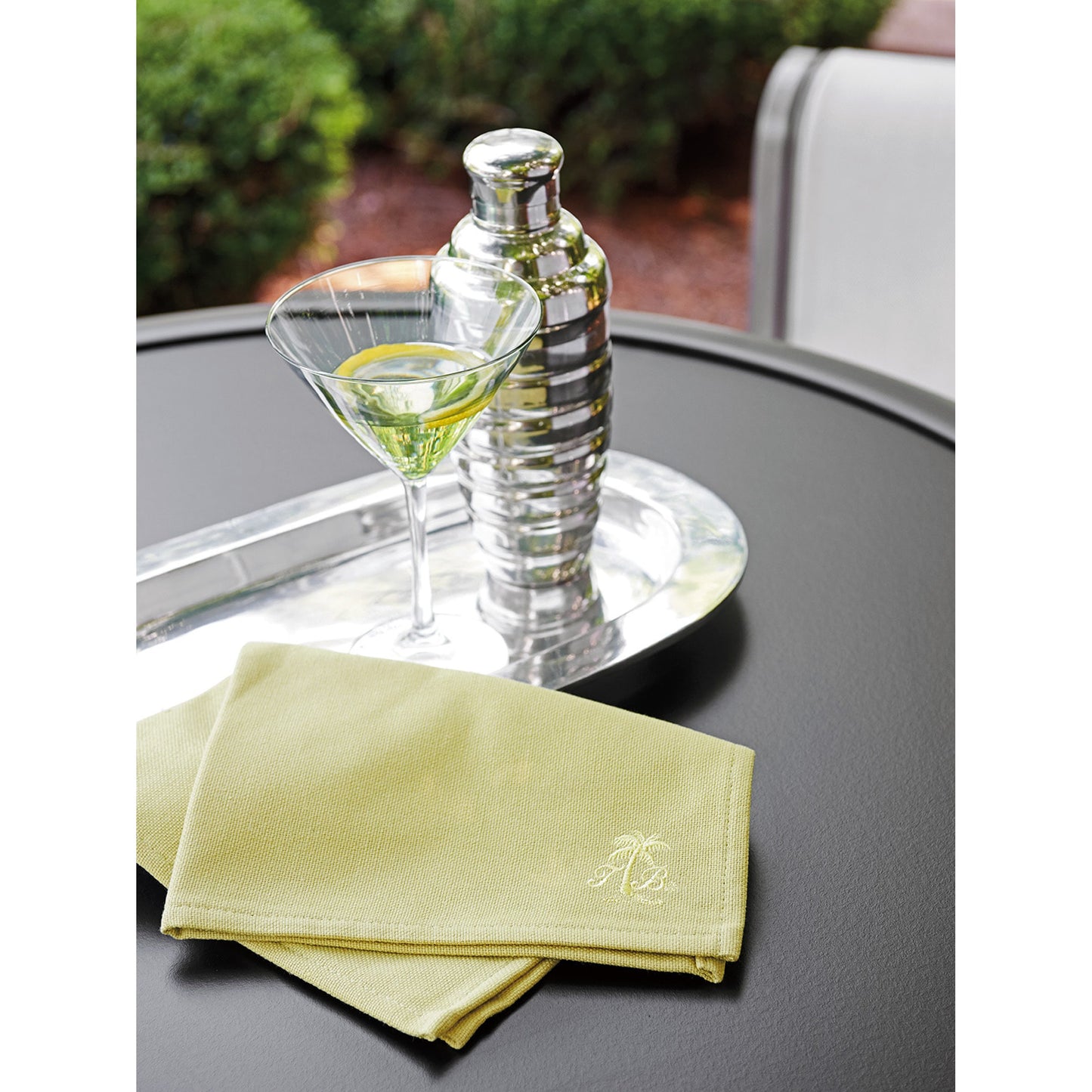 006 SR-836674 | Lifestyle | Del Mar High/Low Bistro Table by Tommy Bahama Outdoor in satin black. Made from unique in a unique style.