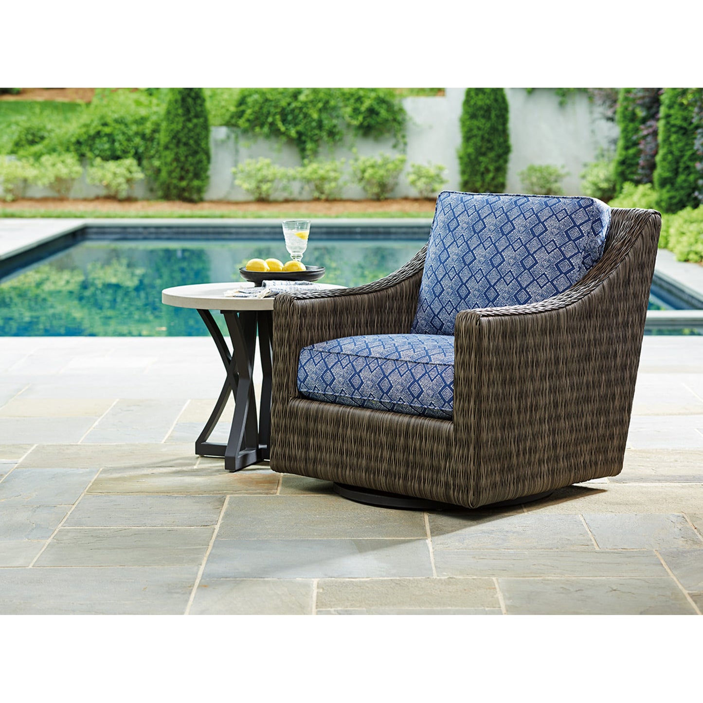 004 SR-836813 | Lifestyle | Cypress Point Ocean Terrace Swivel Glider Lounge Chair by Tommy Bahama Outdoor in blue. Made from unique in a coastal style.