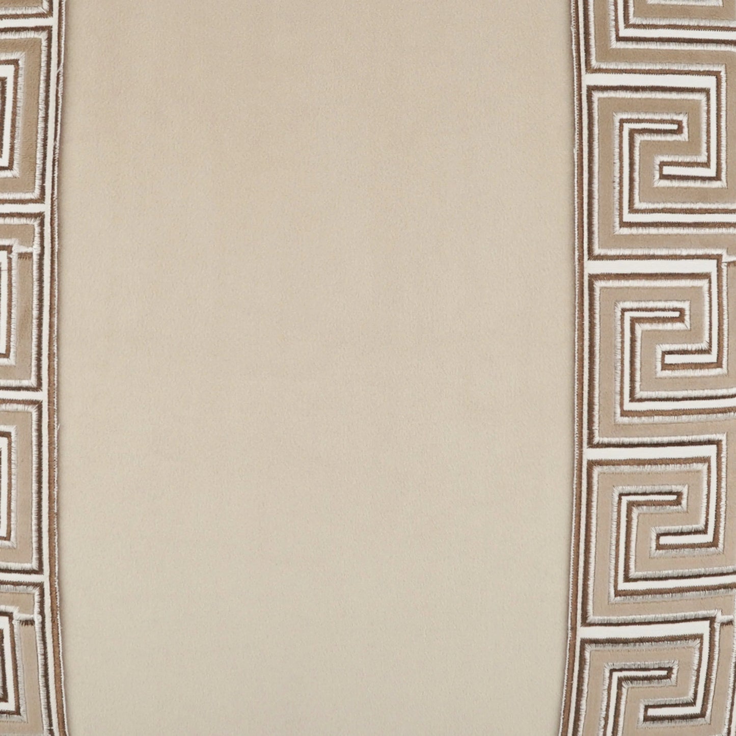 002 SI-2027861 | Additional Silo | Fontanelle Pillow by DV Kap Home. Made from 100% polyester in a unique style.