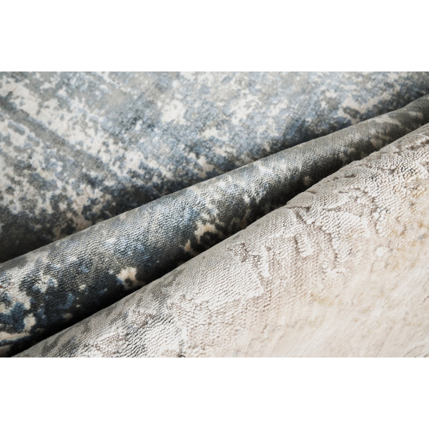 004 SI-1829439,SI-1829440,SI-1829441,SI-1829442,SI-1829443 | Closeup | Reflections Rug - Blue, Ivory by Exquisite Rugs in blue, ivory. Made from bamboo silk in a unique style.