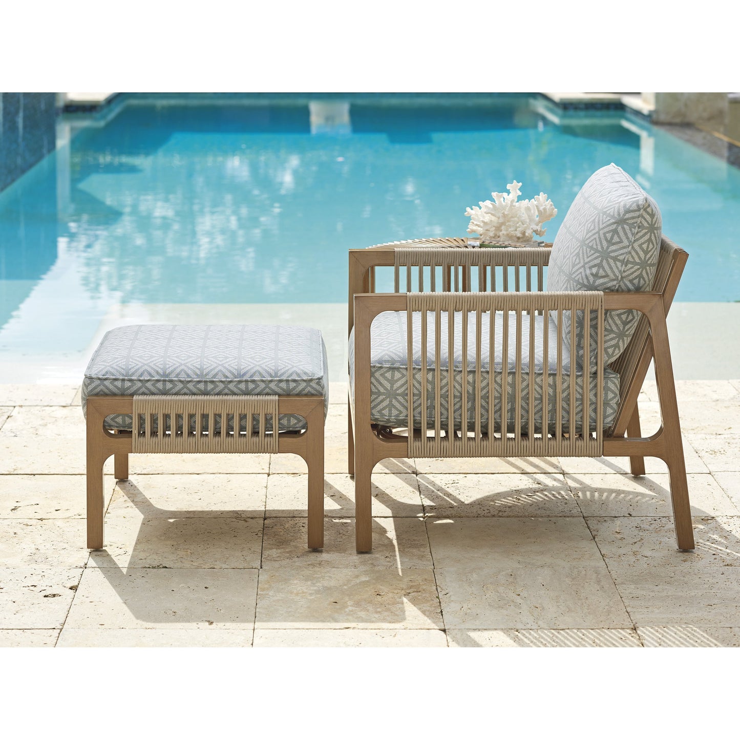 002 SR-836719 | Lifestyle | St Tropez Ottoman by Tommy Bahama Outdoor. Made from unique in a coastal style.