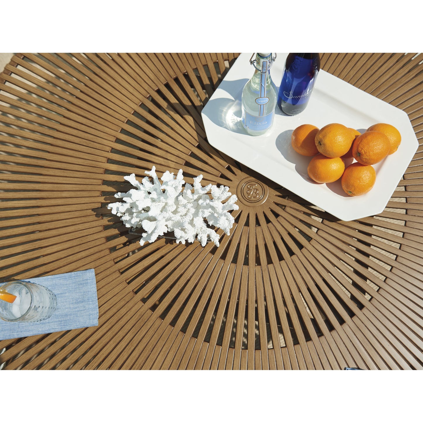 004 SR-836757 | Lifestyle | St Tropez Round Dining Table by Tommy Bahama Outdoor. Made from unique in a transitional style.
