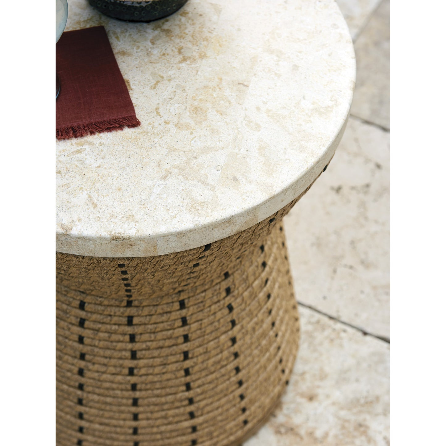002 SR-836769 | Additional Silo | Los Altos Valley View Round Side Table by Tommy Bahama Outdoor. Made from unique in a coastal style.