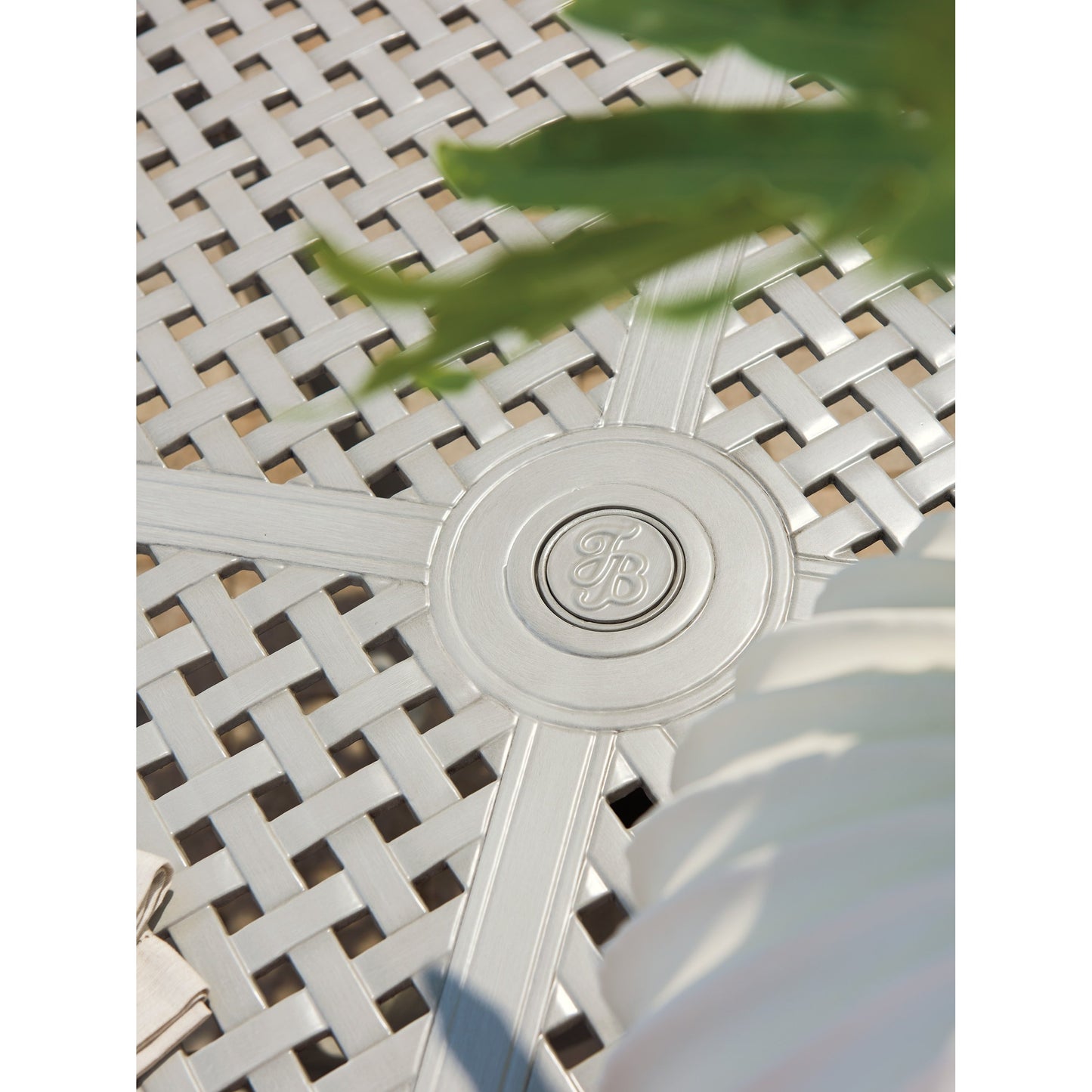 006 SI-1770911 | Lifestyle | Silver Sands Dining Table by Tommy Bahama Outdoor in gray oyster shell. Made from unique in a transitional style.