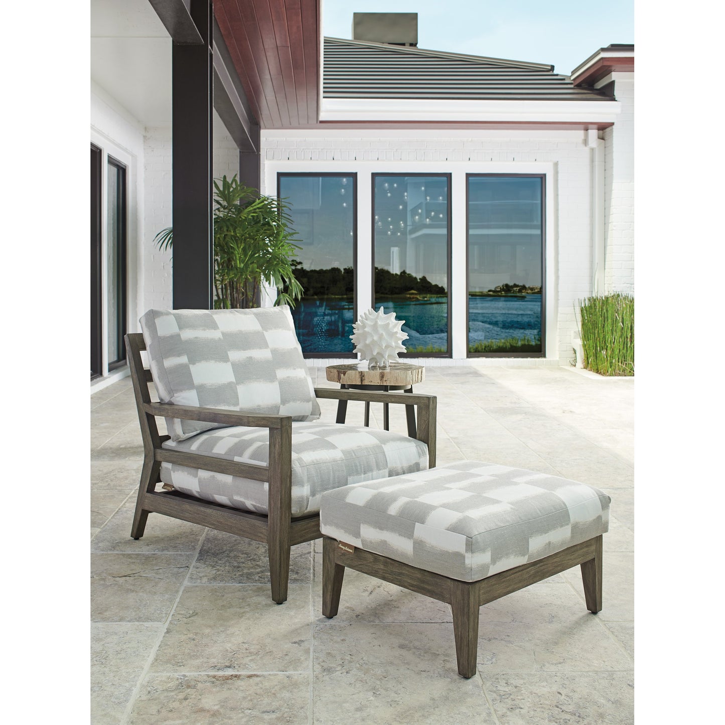 002 SI-1770883 | Lifestyle | La Jolla Ottoman by Tommy Bahama Outdoor in vintage. Made from unique in a transitional style.