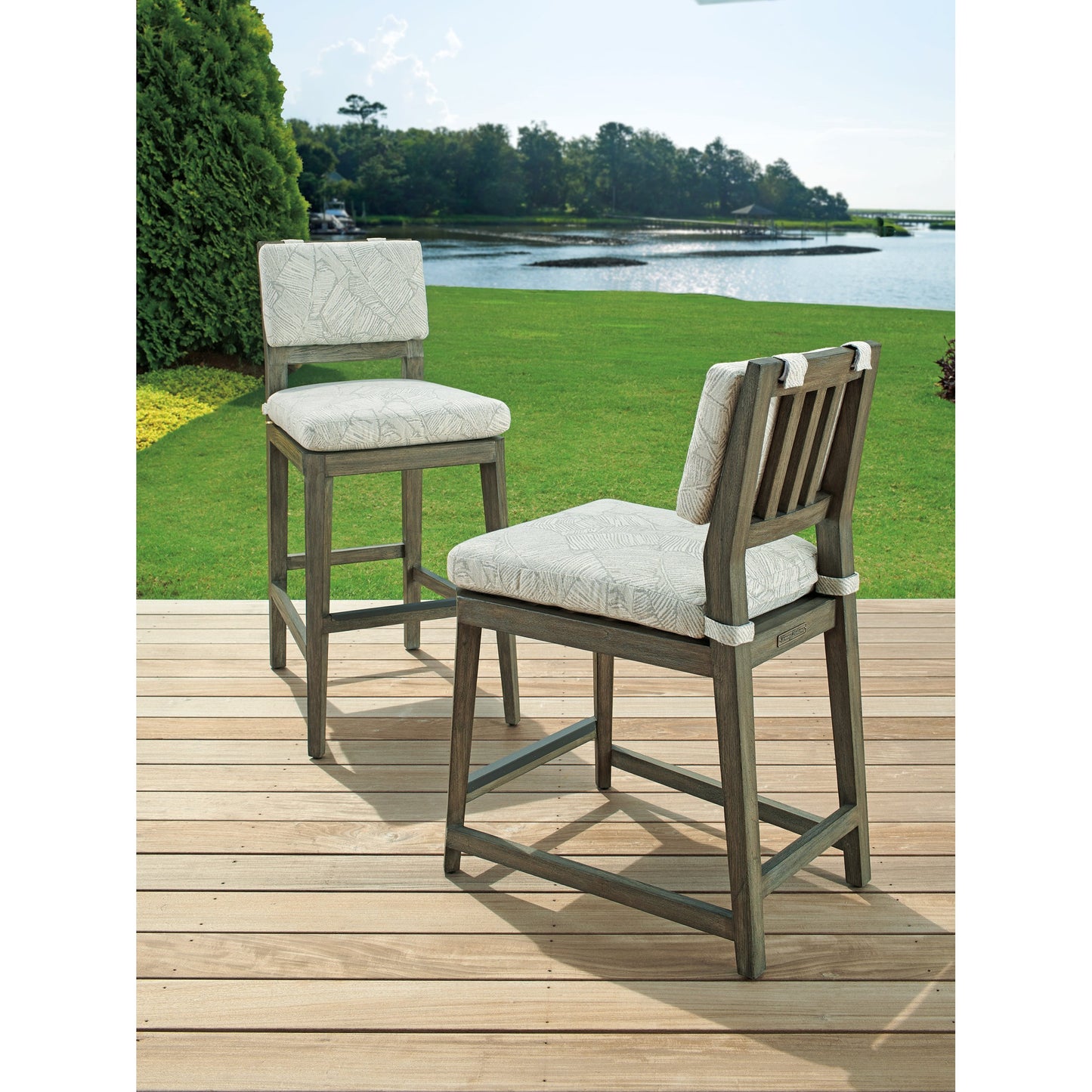 005 SI-1770873 | Lifestyle | La Jolla Bar Stool by Tommy Bahama Outdoor in vintage. Made from unique in a transitional style.