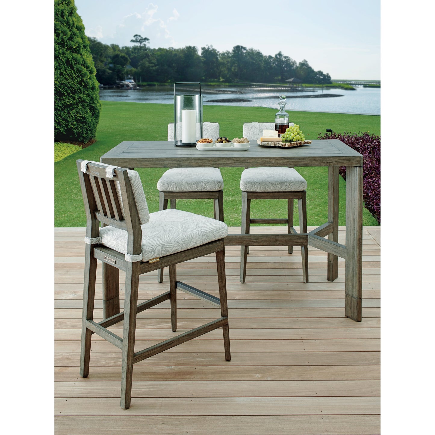 004 SI-1770873 | Lifestyle | La Jolla Bar Stool by Tommy Bahama Outdoor in vintage. Made from unique in a transitional style.
