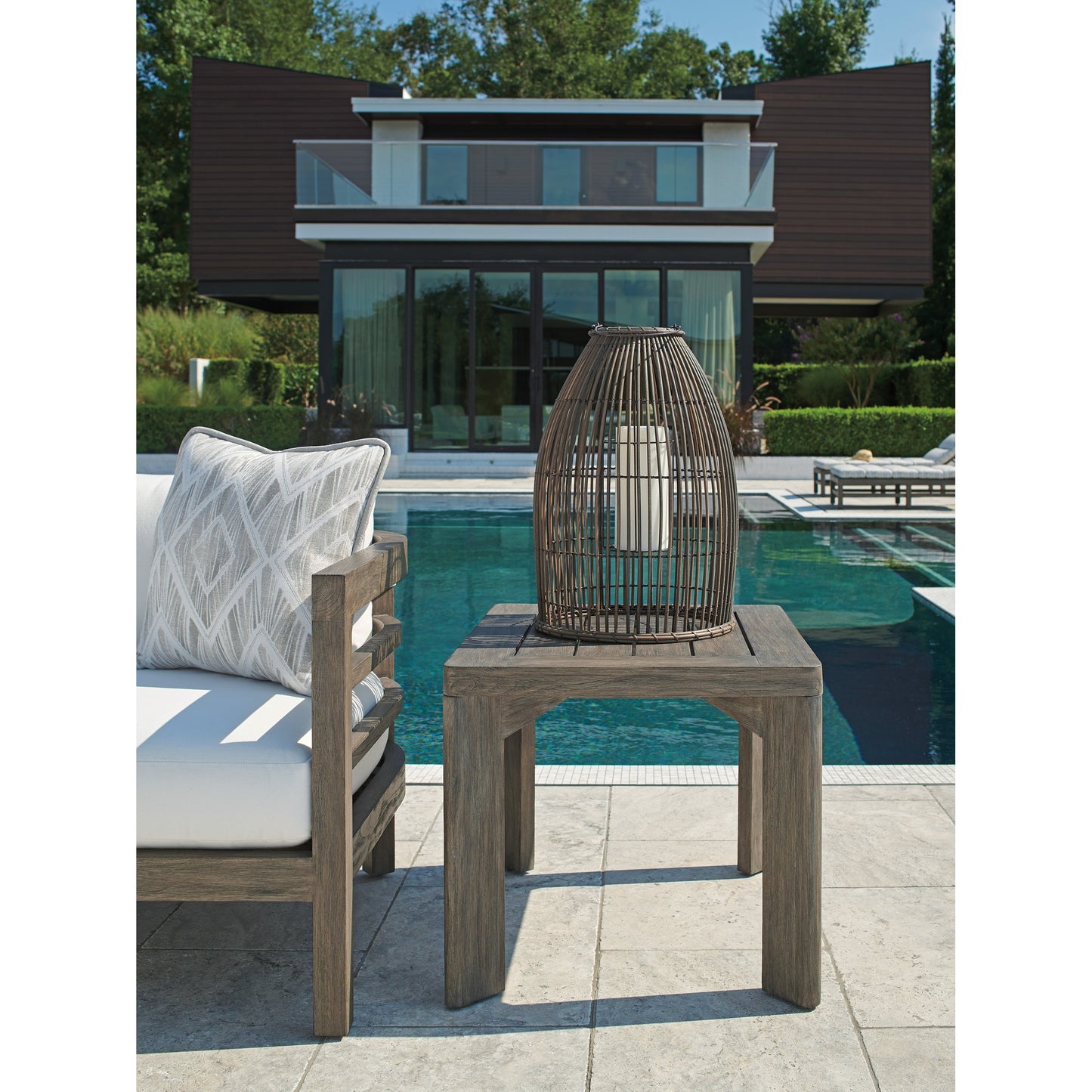 003 SI-1770886 | Lifestyle | La Jolla End Table by Tommy Bahama Outdoor in vintage. Made from unique in a coastal style.