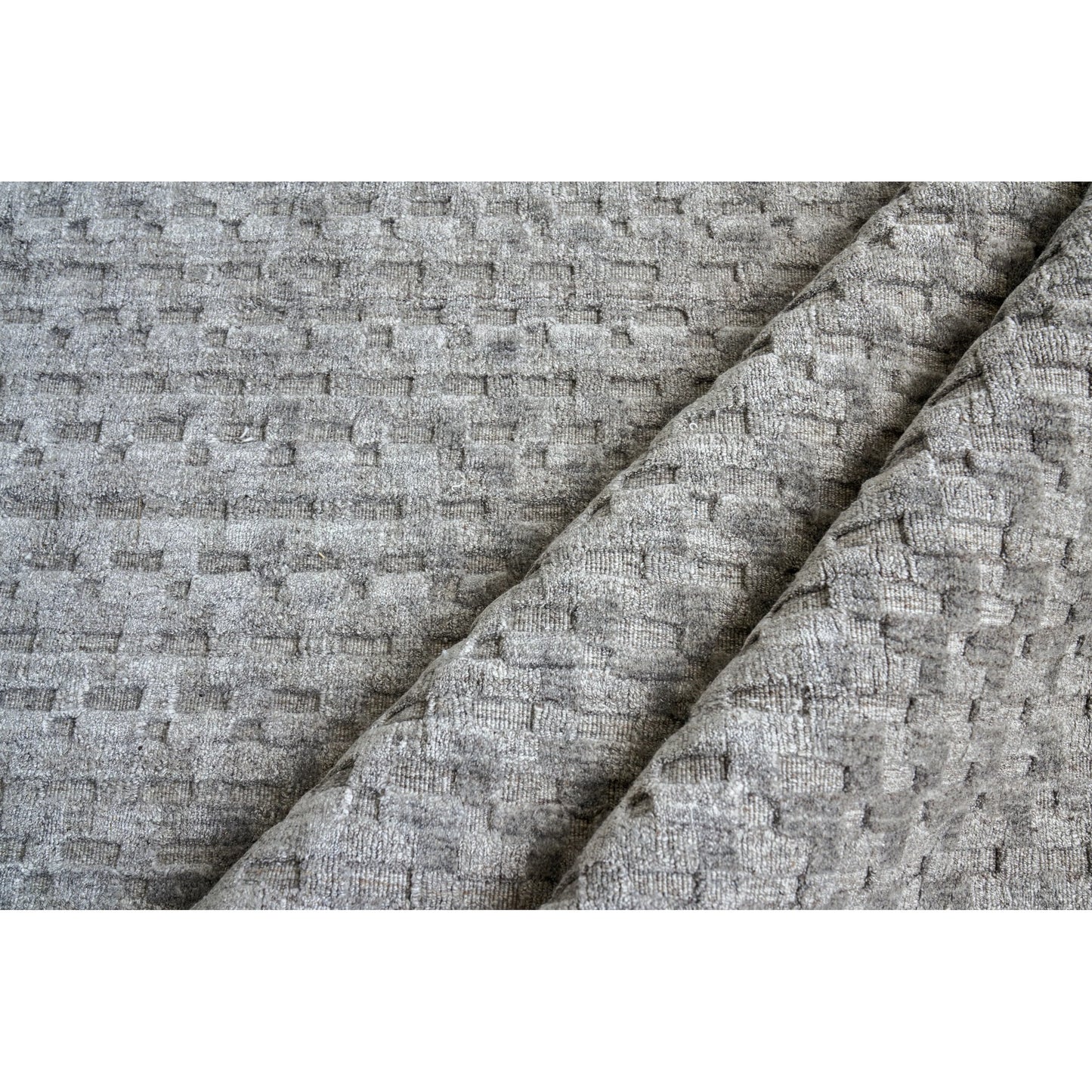 004 SI-2222006,SI-2293655,SI-2384022 | Additional Silo | Monroe Silk 3969 Rug by Exquisite Rugs in taupe. Made from bamboo silk in a unique style.