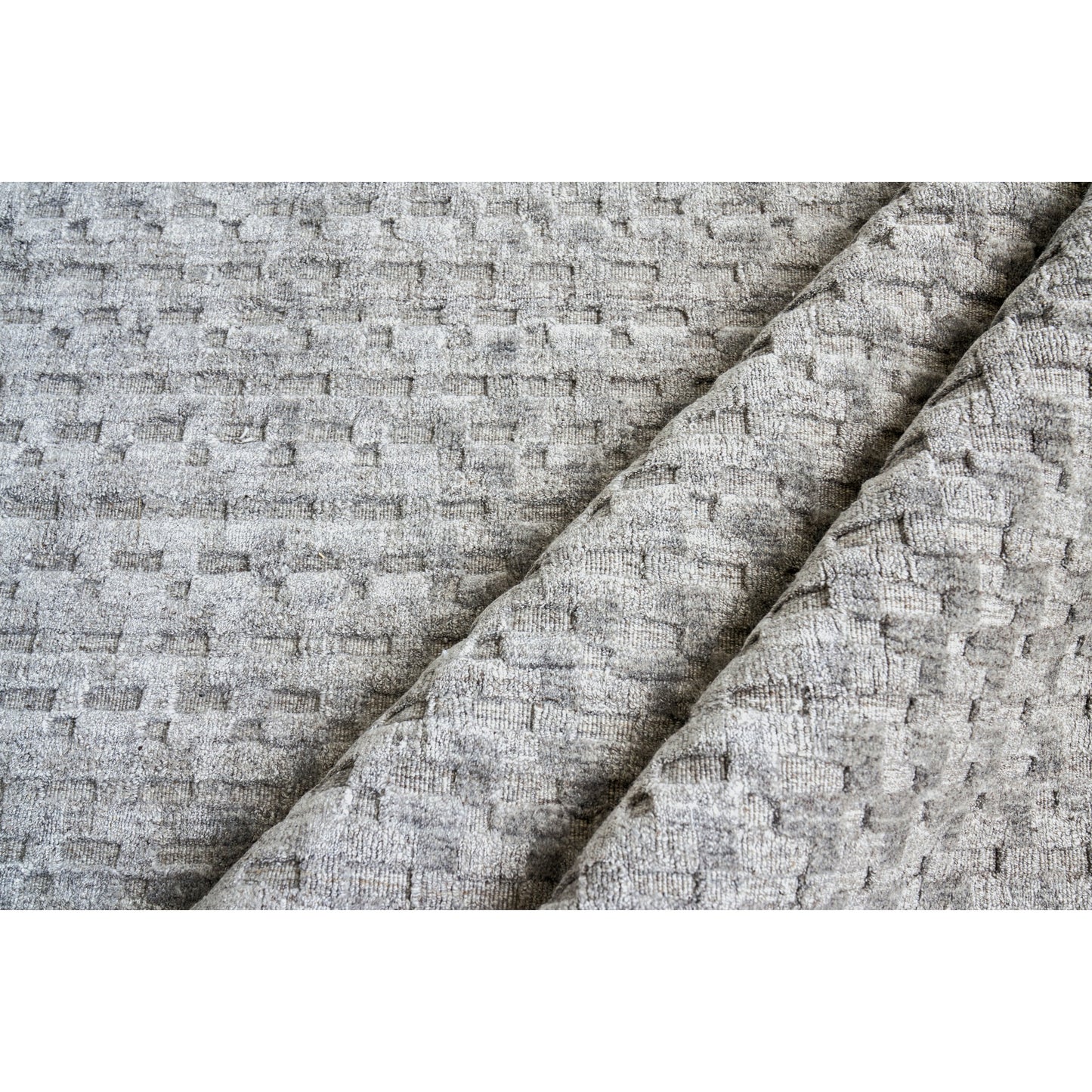 002 SI-1828780,SI-1828781,SI-1828782,SI-1828783,SI-1828784,SI-1828785 | Closeup | Monroe Silk Rug - Taupe by Exquisite Rugs in taupe. Made from bamboo silk in a unique style.