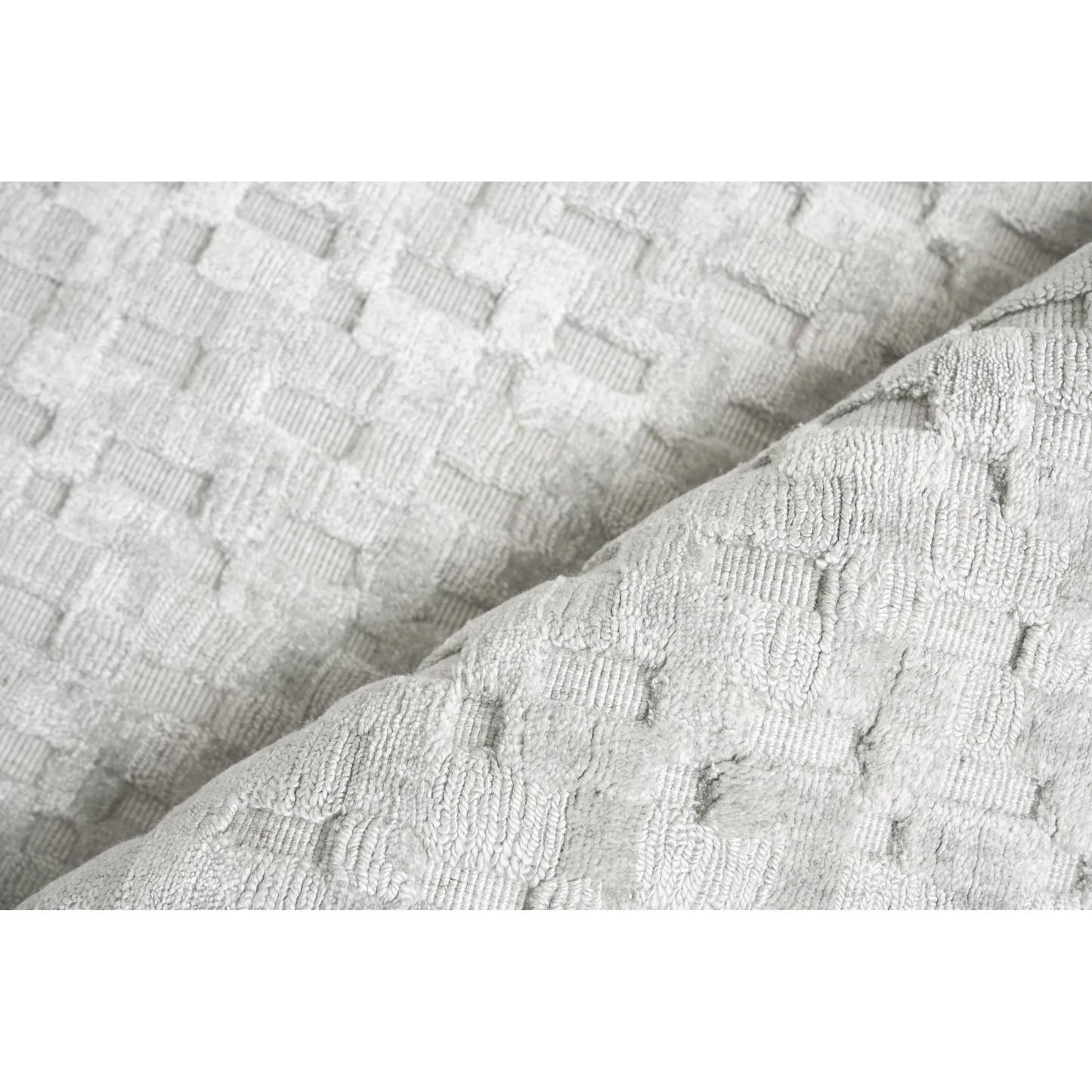 002 SI-2222007,SI-2293656,SI-2384023,SI-2384024 | Additional Silo | Monroe Silk 3970 Rug by Exquisite Rugs in ivory. Made from bamboo silk in a unique style.