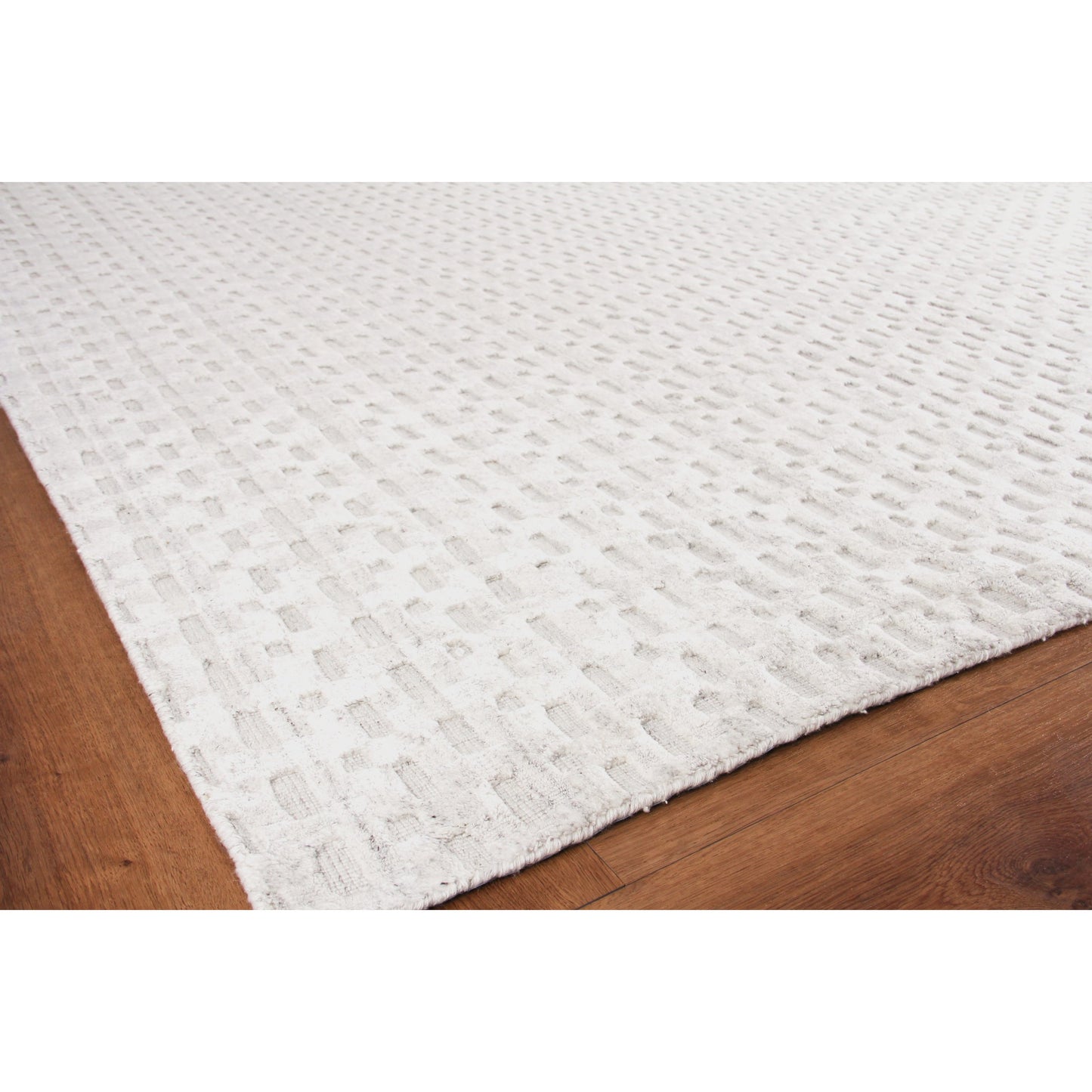002 SI-1828786,SI-1828787,SI-1828788,SI-1828789,SI-1828790,SI-1828791 | Closeup | Monroe Silk Rug - Ivory by Exquisite Rugs in ivory. Made from bamboo silk in a unique style.