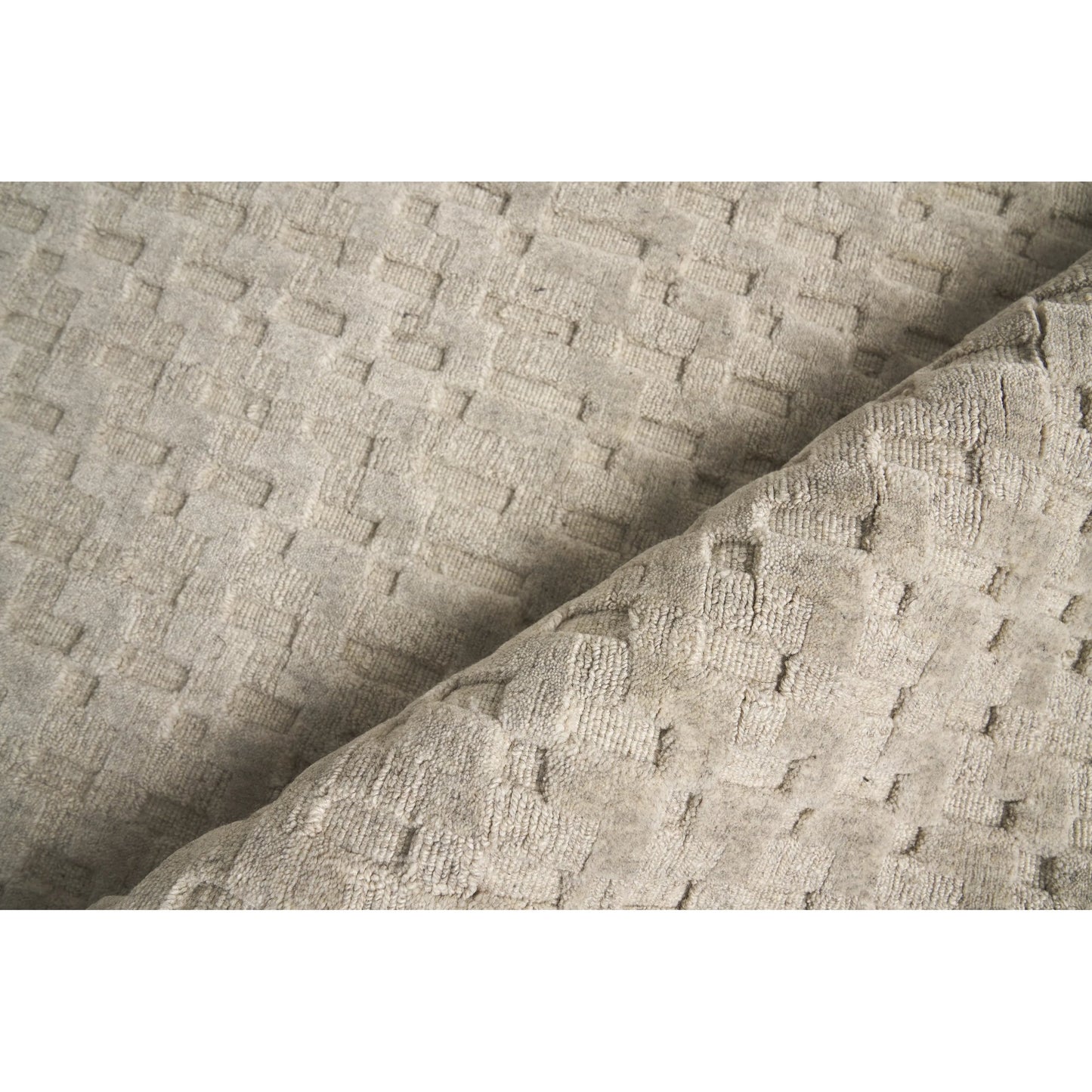 004 SI-2222008,SI-2293657 | Additional Silo | Monroe Silk 3971 Rug by Exquisite Rugs in light taupe. Made from bamboo silk in a unique style.